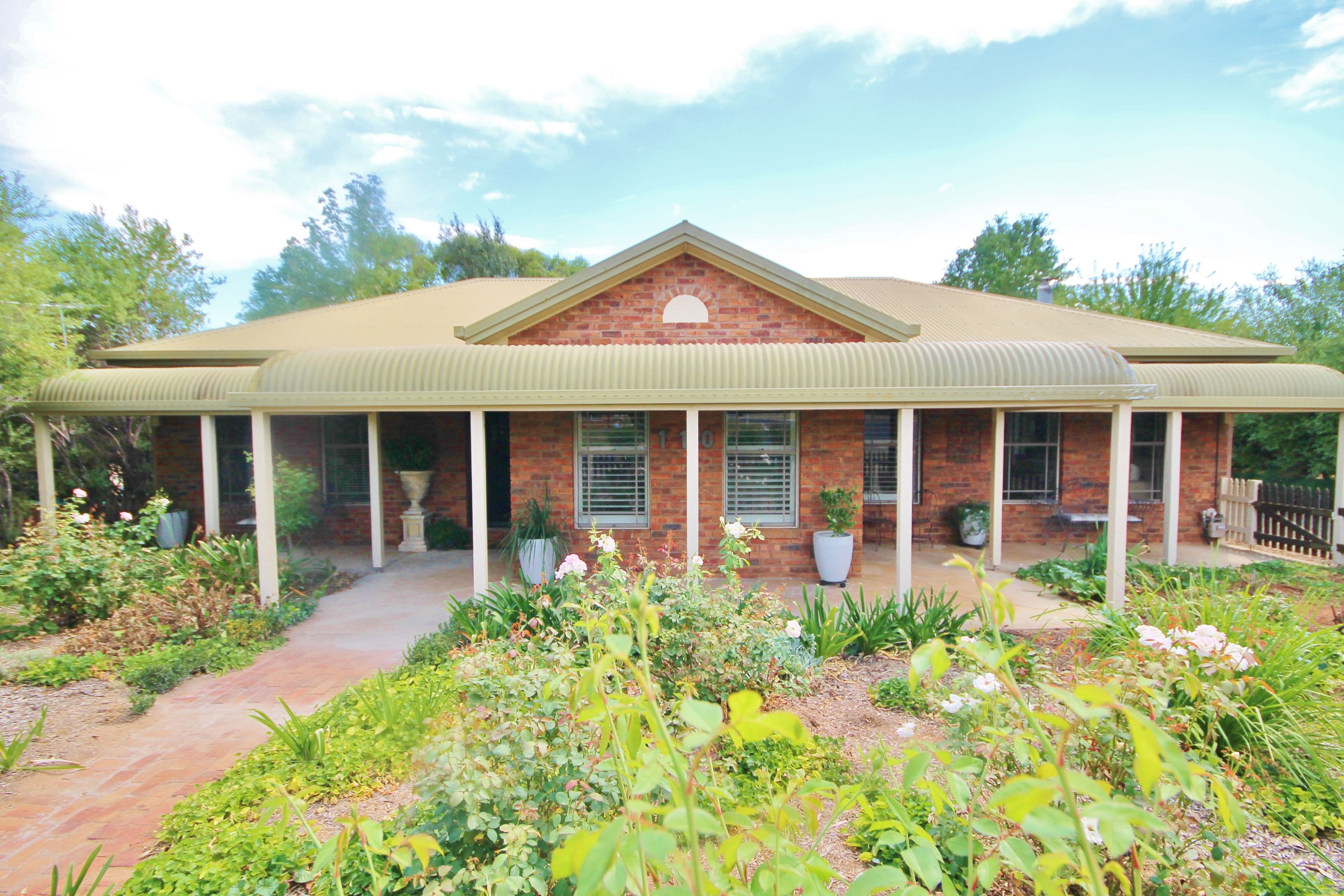110 Blackett Avenue, Young - Thumbnail 2