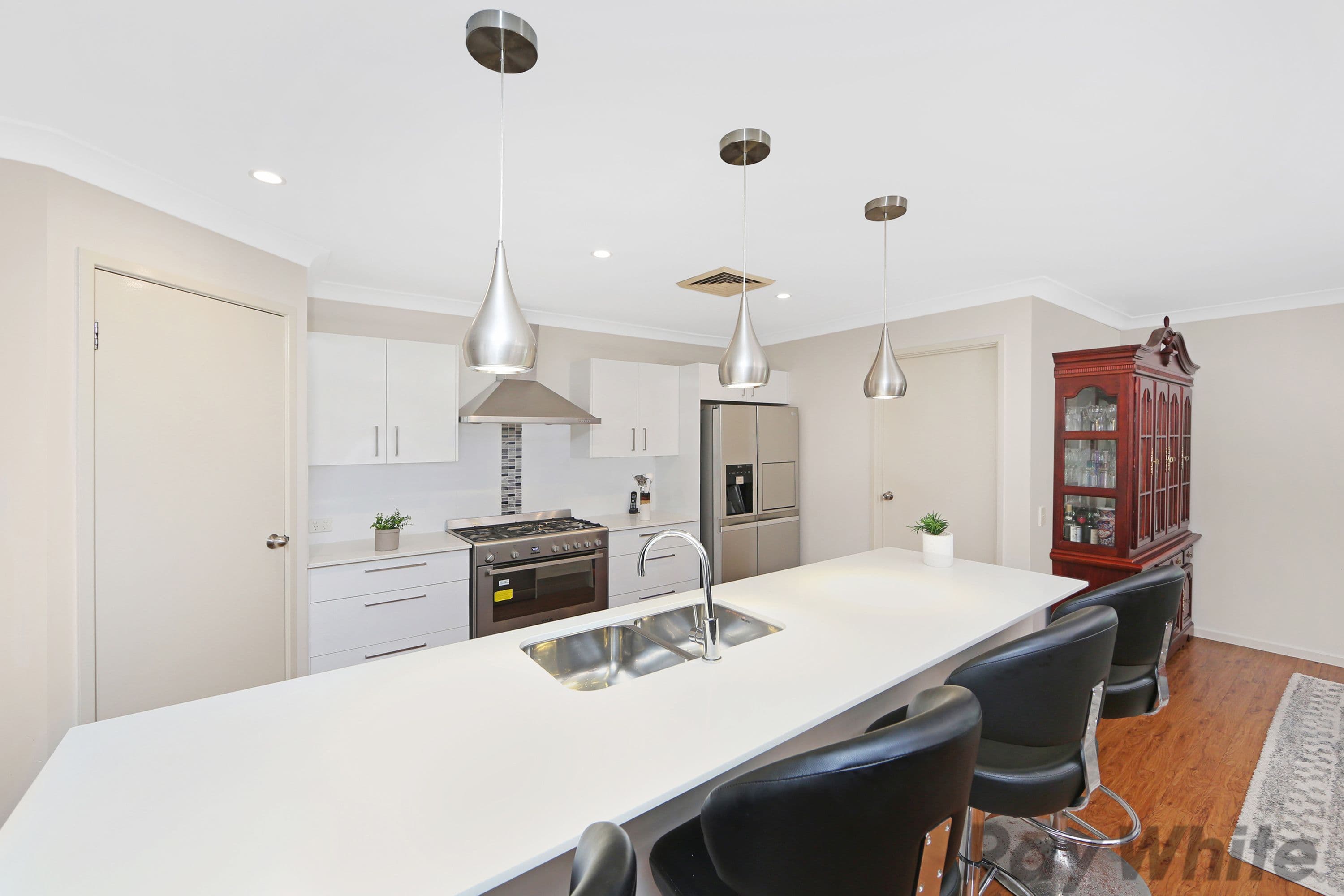 37 Birch Drive, Hamlyn Terrace - Thumbnail 2