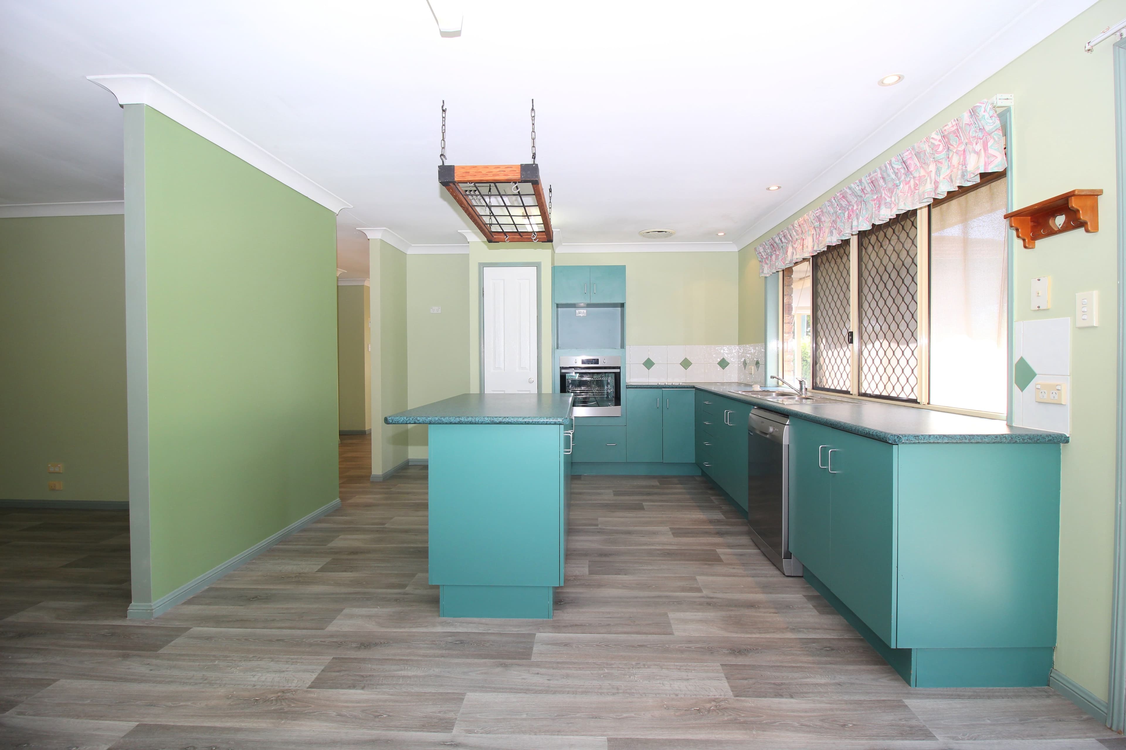 56 Long Street, Emerald QLD 4720, Emerald - Thumbnail 4