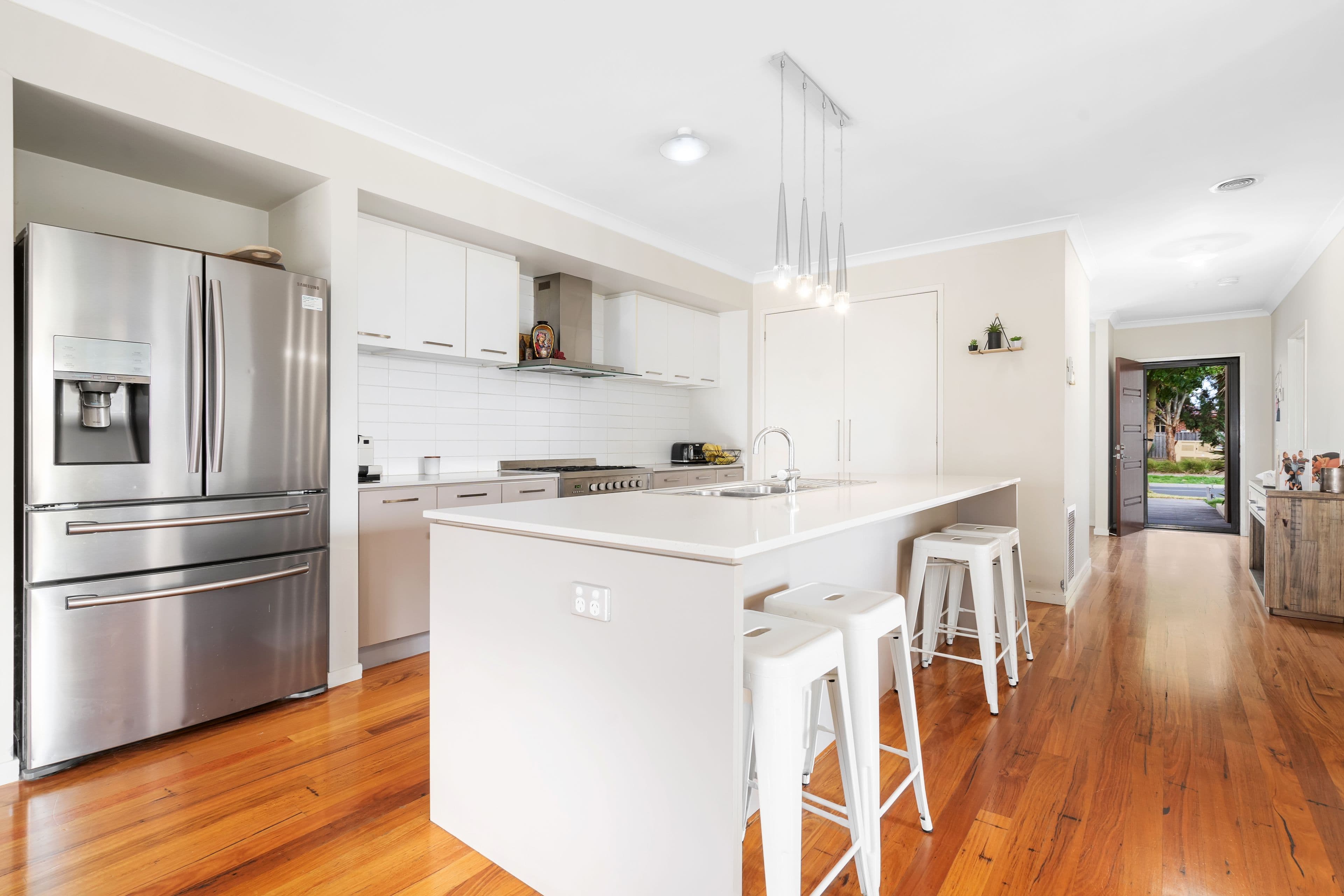 1 Songbird Crescent, South Morang VIC 3752, South Morang - Thumbnail 2