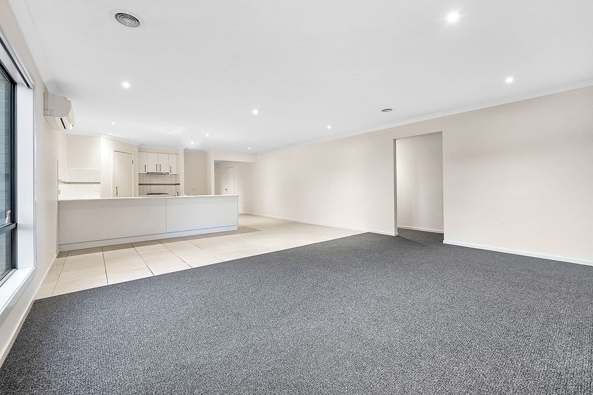 7 Beauchamp Way, Cranbourne East VIC 3977, Cranbourne East - Thumbnail 4