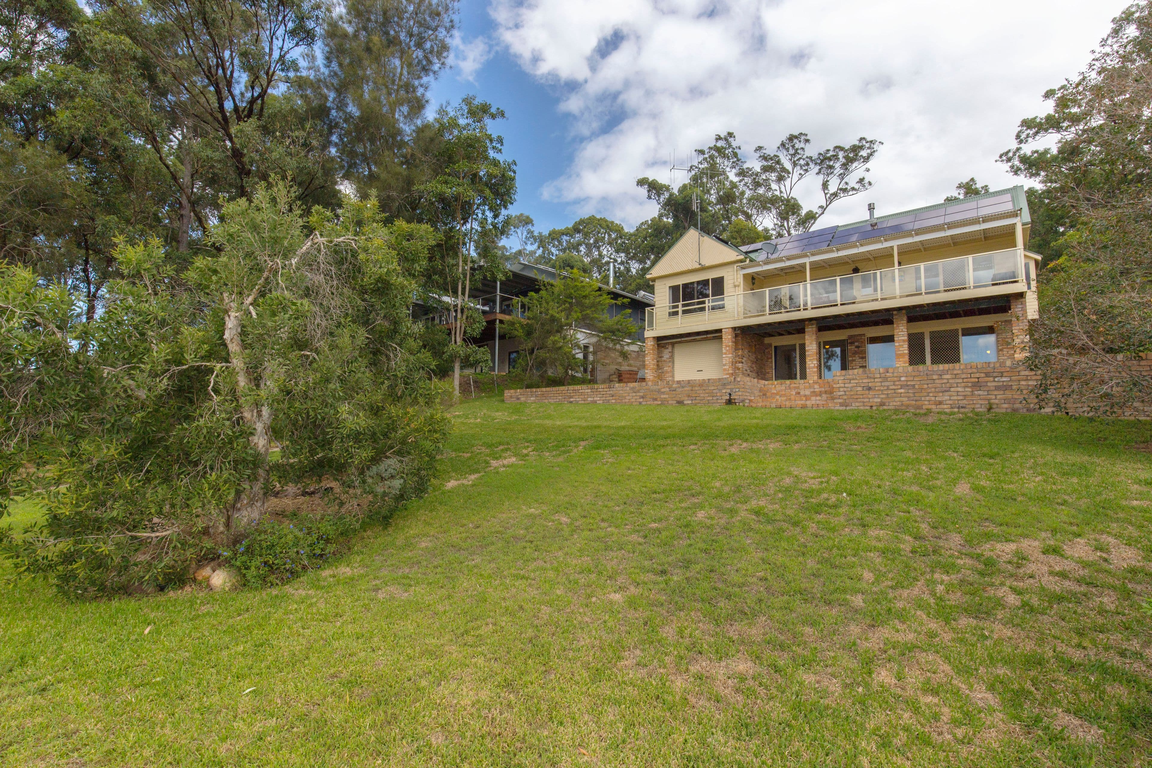88 Cove Boulevard, North Arm Cove - Thumbnail 2