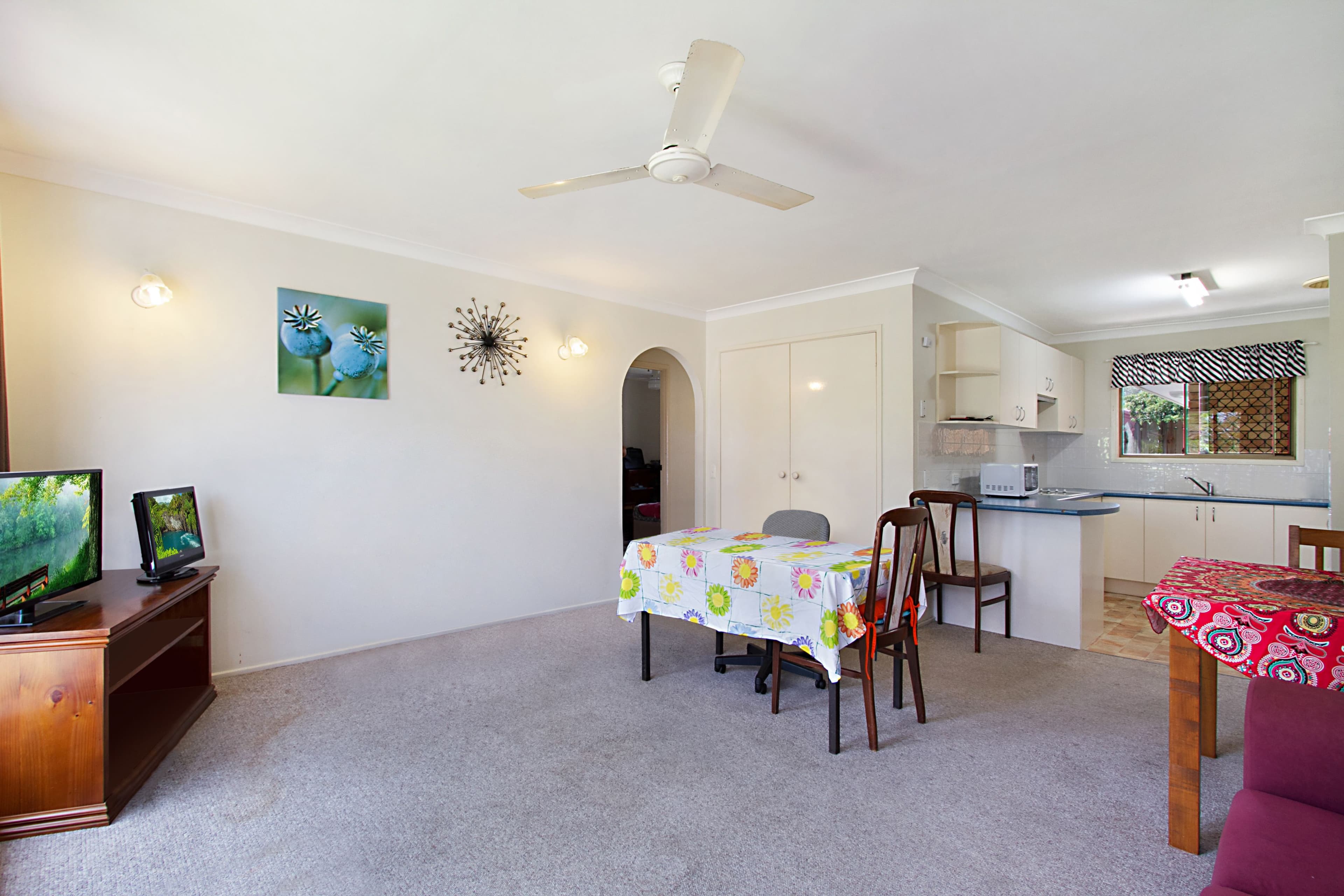 8 Peacock Place, Burleigh Waters QLD 4220, Burleigh Waters - Thumbnail 7