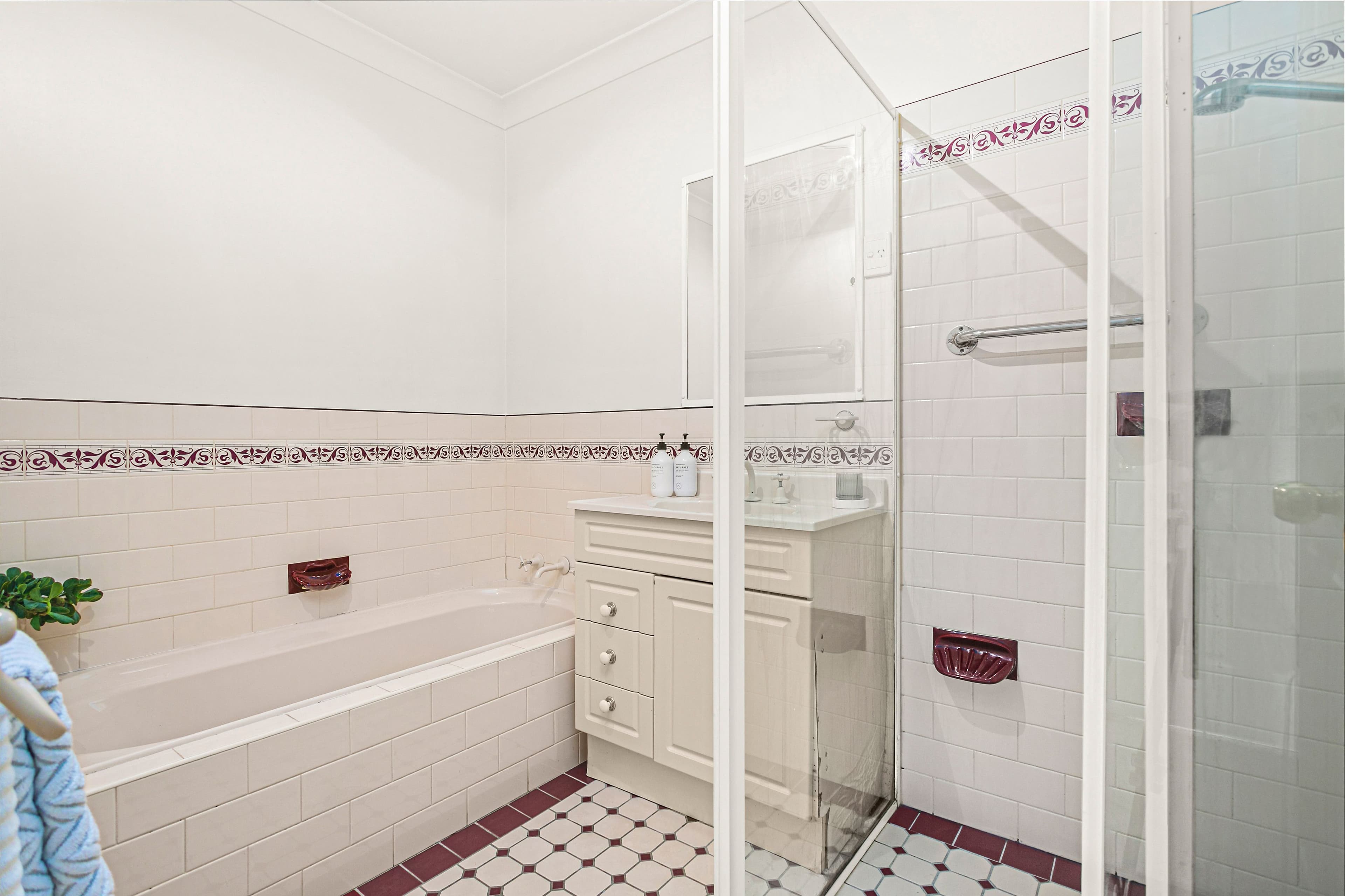 33 Stuart Street, Helensburgh NSW 2508, Helensburgh - Thumbnail 6