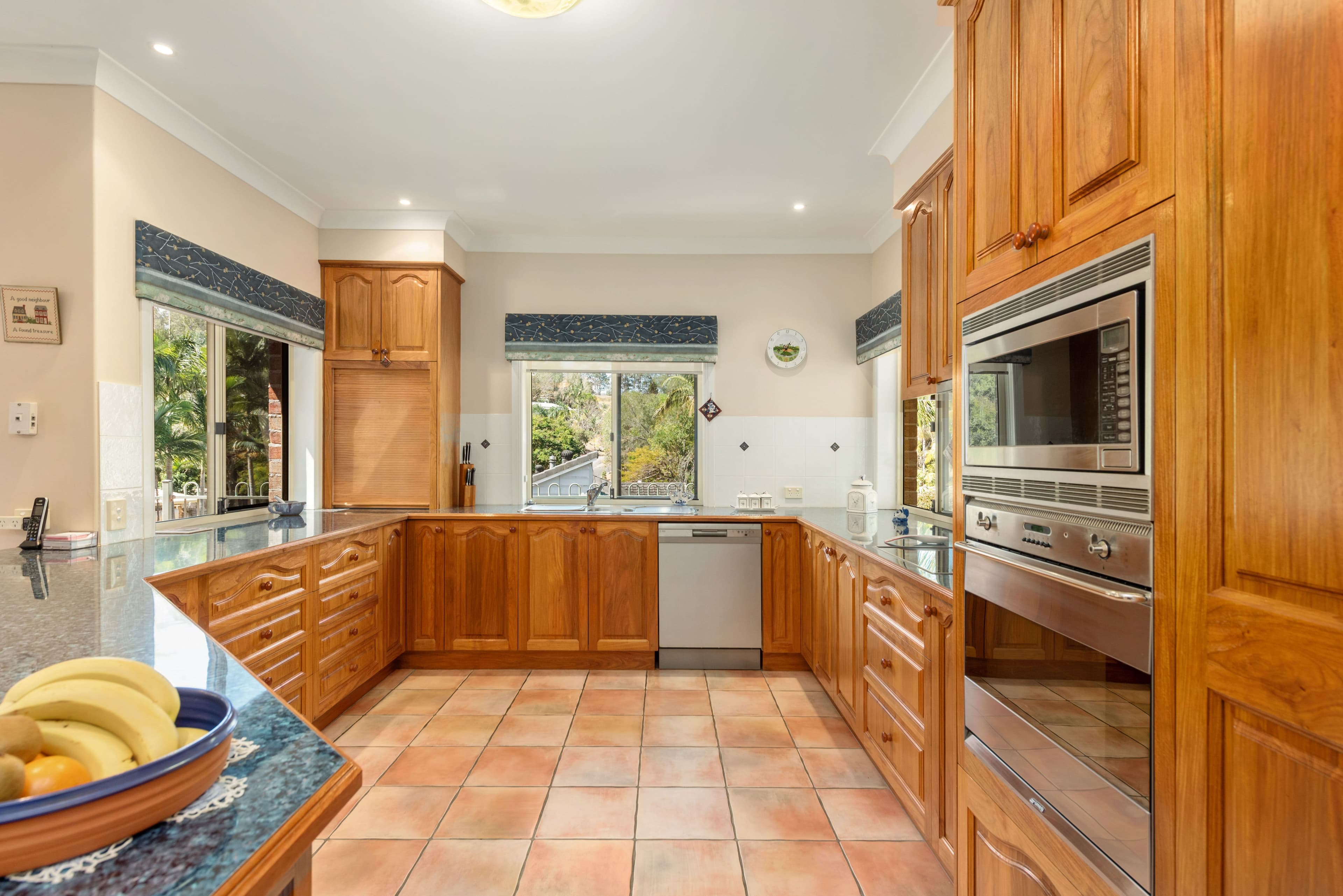 7 Cambridge Close, The Gap QLD 4061, The Gap - Thumbnail 7