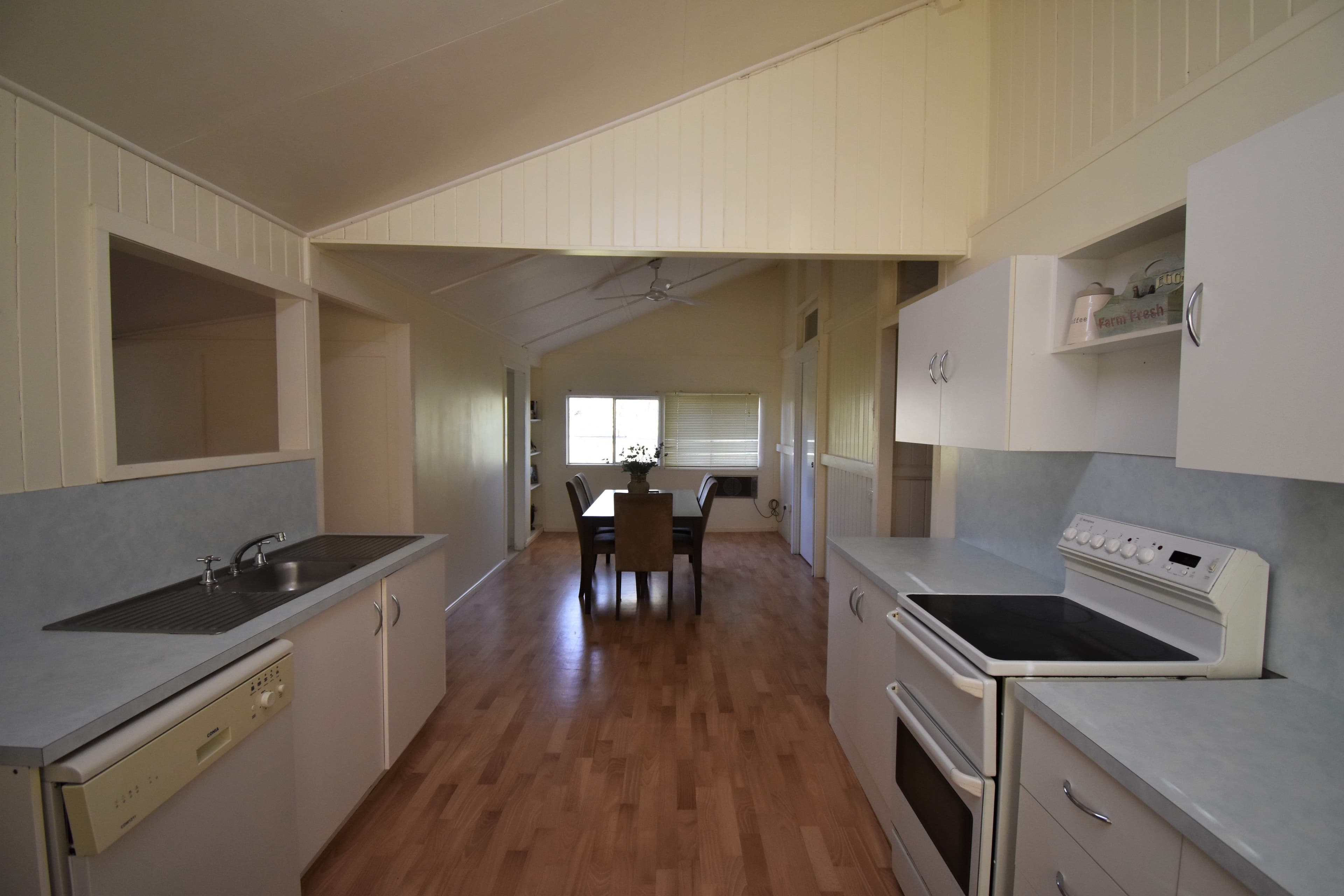 78 Acacia Street, Barcaldine QLD 4725, Barcaldine - Thumbnail 3
