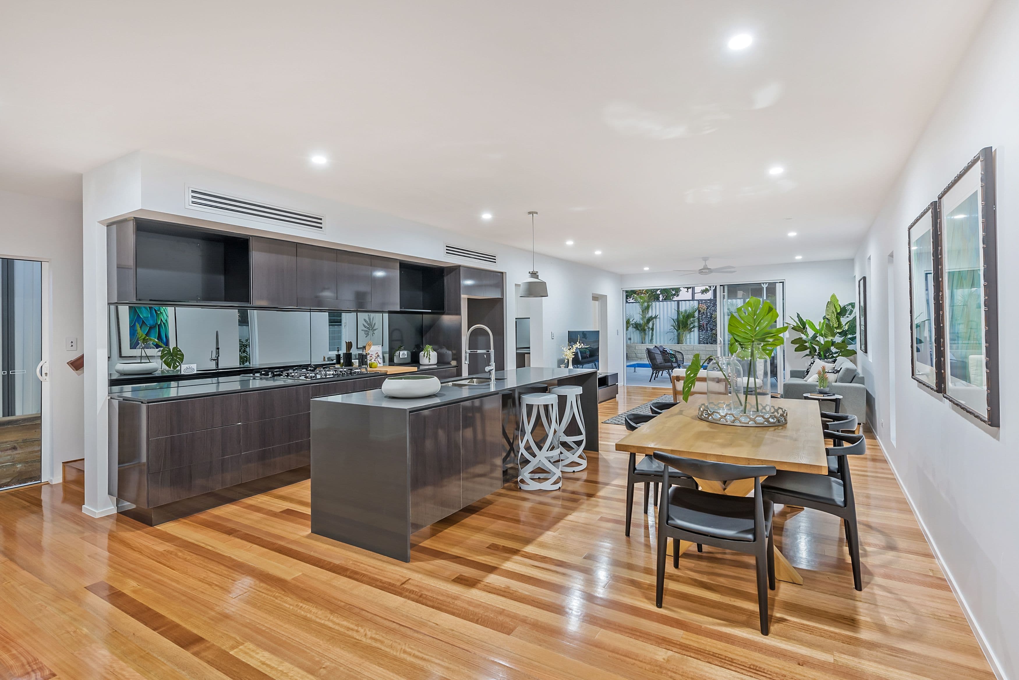 16 Oxley Terrace, Corinda QLD 4075, Corinda - Thumbnail 2