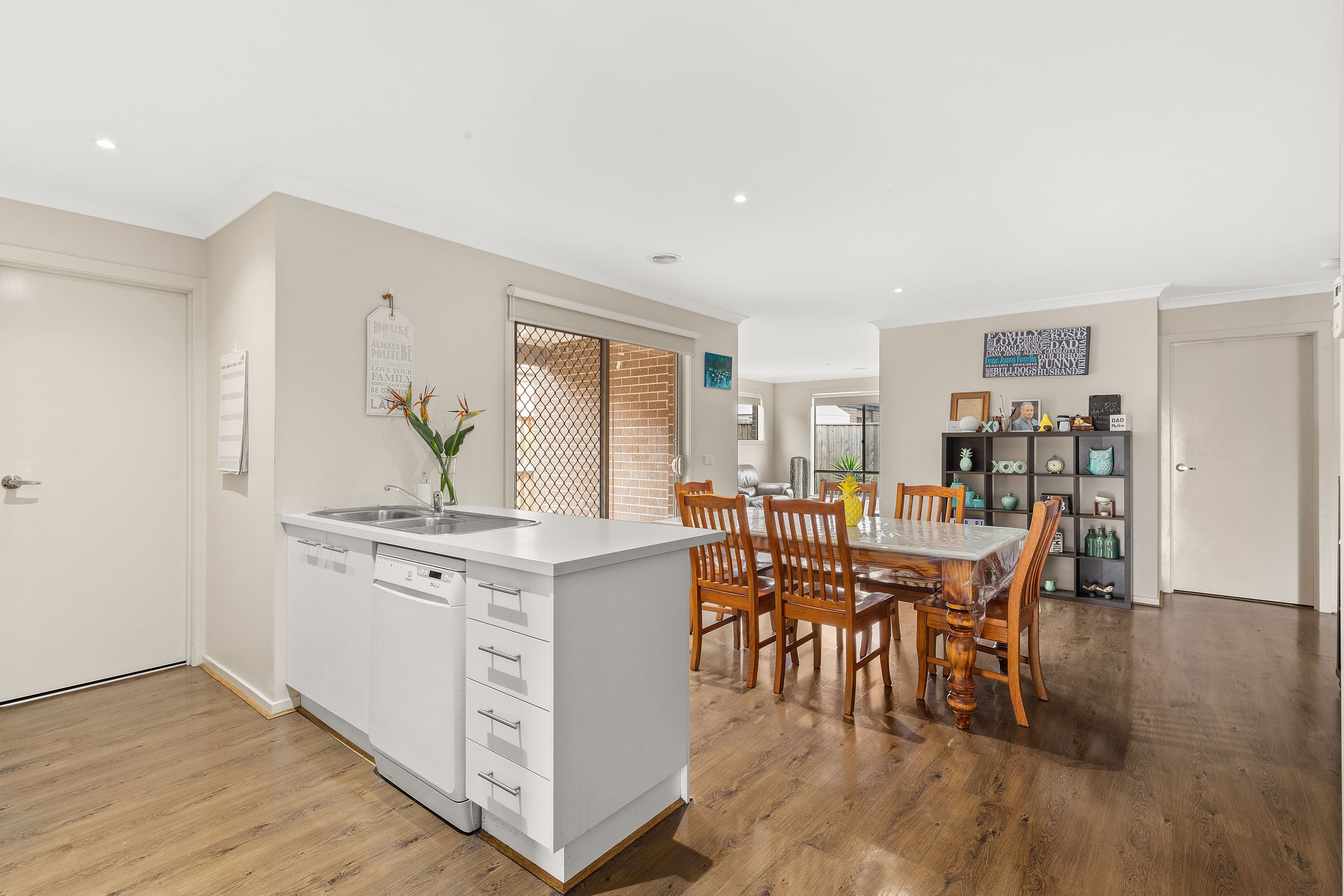 9 Markbeech Crescent, Officer VIC 3809, Officer - Thumbnail 4