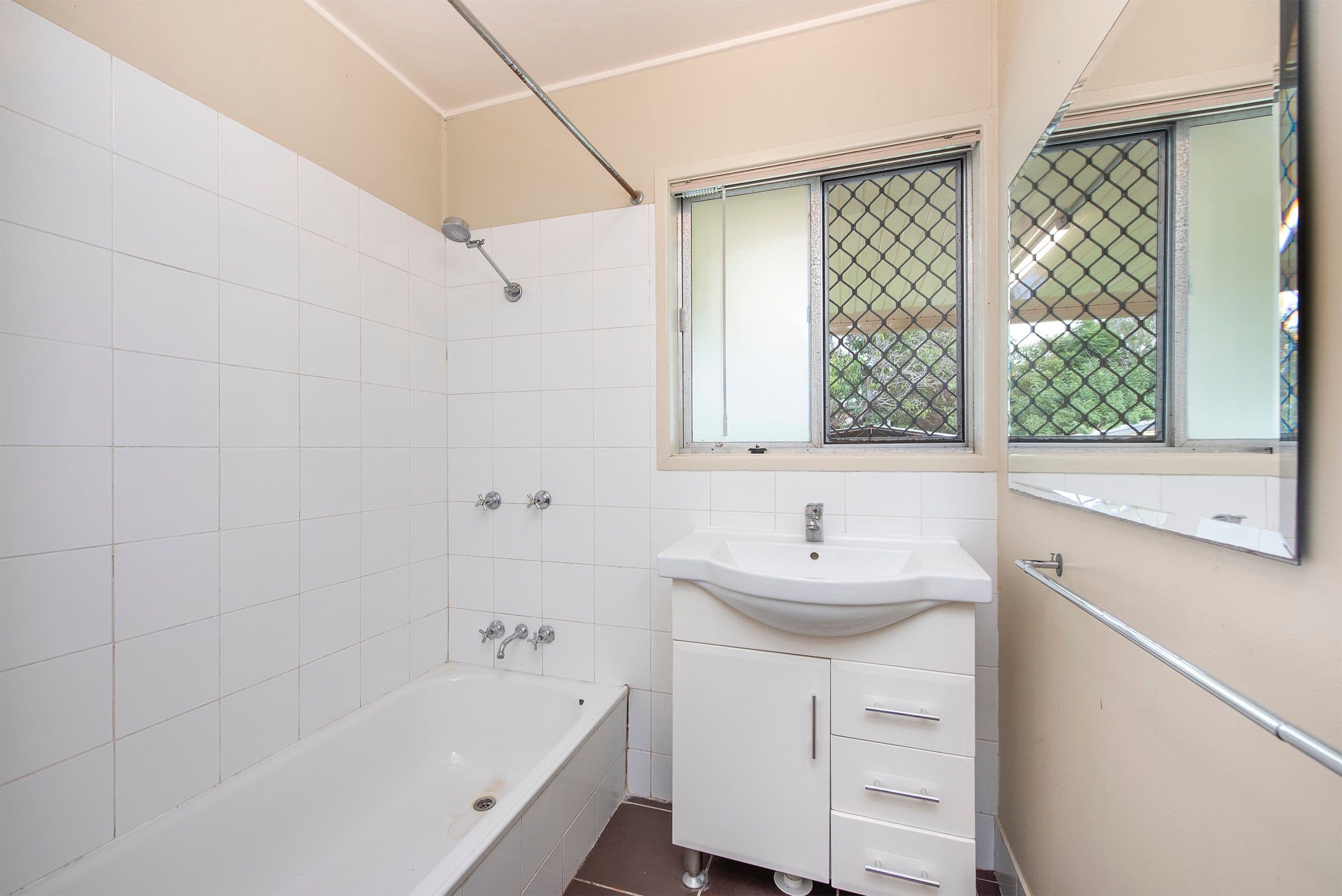 60 Ellen Street, Kingston QLD 4114, Kingston - Thumbnail 8