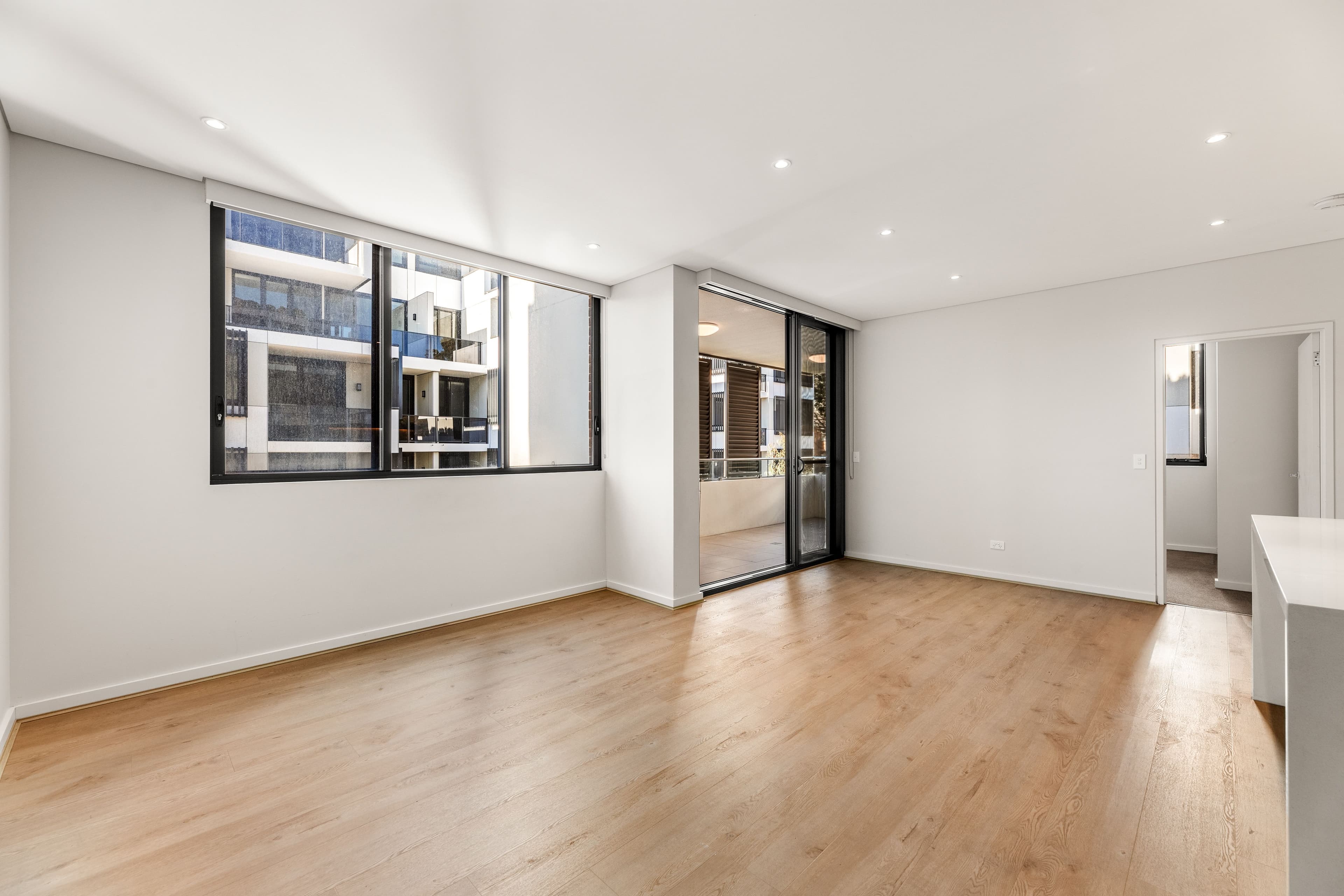 66 Glencoe Street, Sutherland NSW 2232, Sutherland - Thumbnail 2