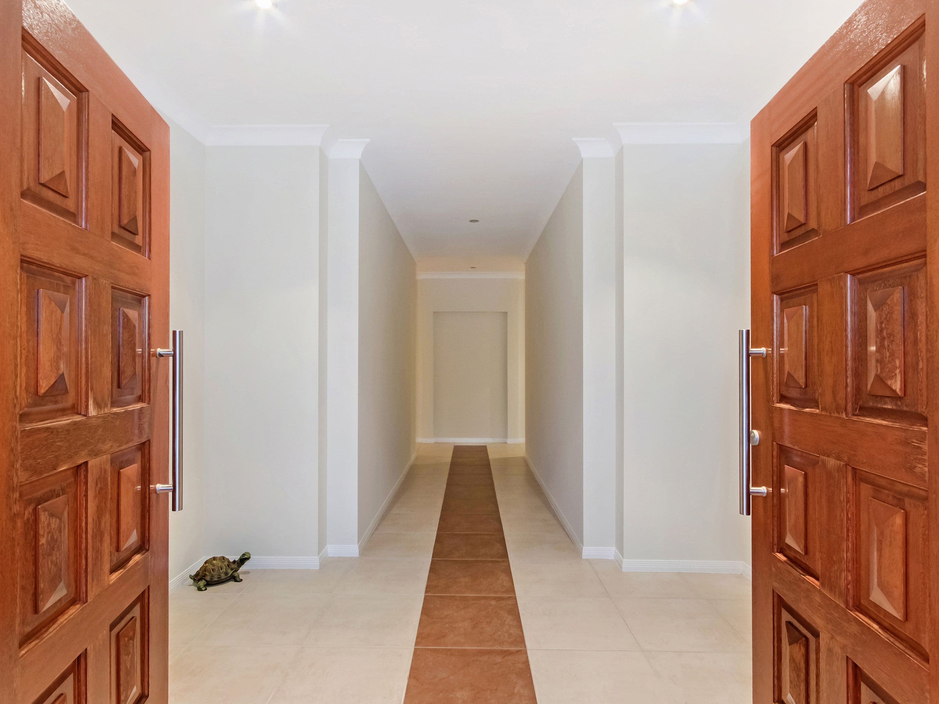 21 Casuarina Drive, Molendinar QLD 4214, Molendinar - Thumbnail 4