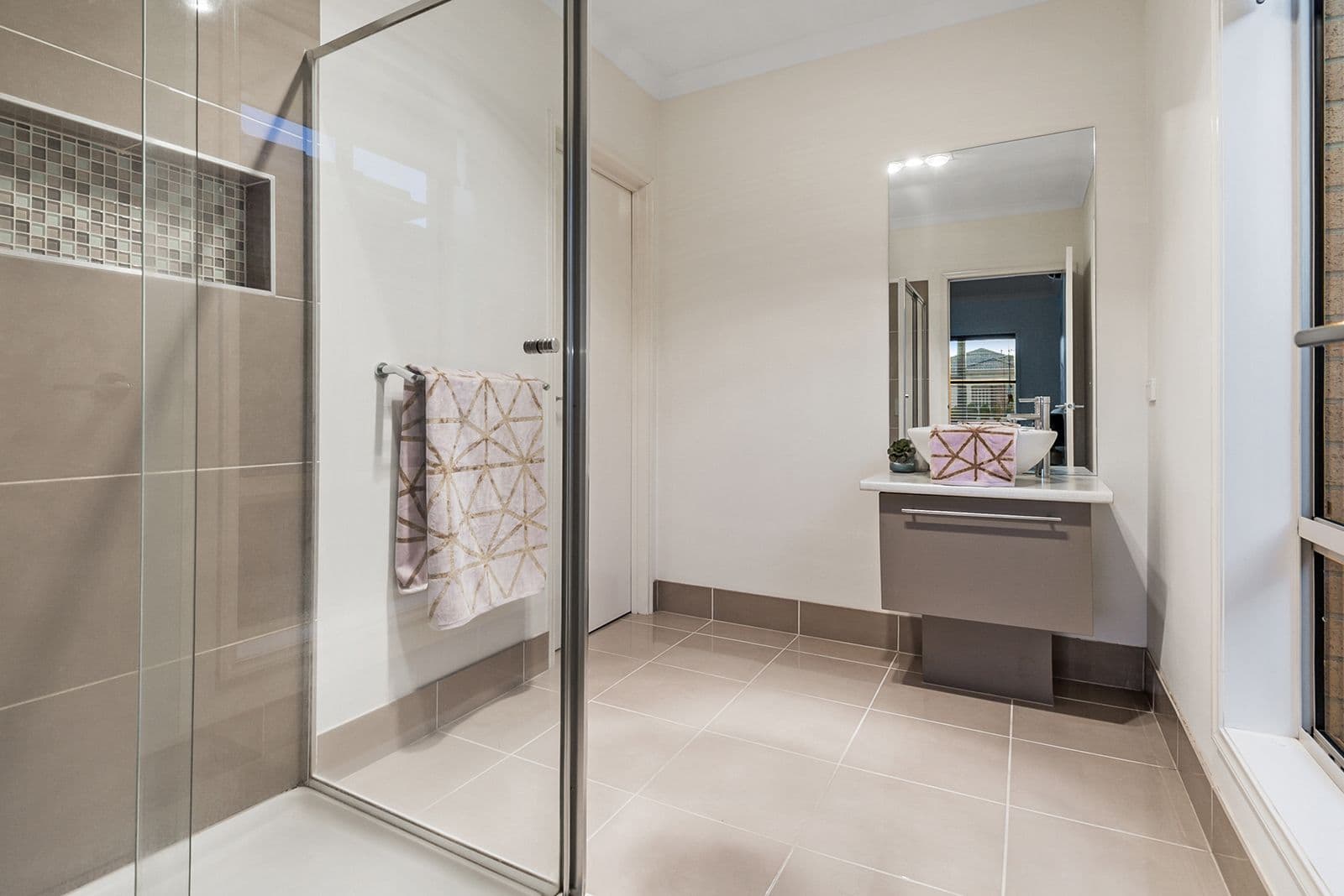 154 Newbury Boulevard, Craigieburn VIC 3064, Craigieburn - Thumbnail 4