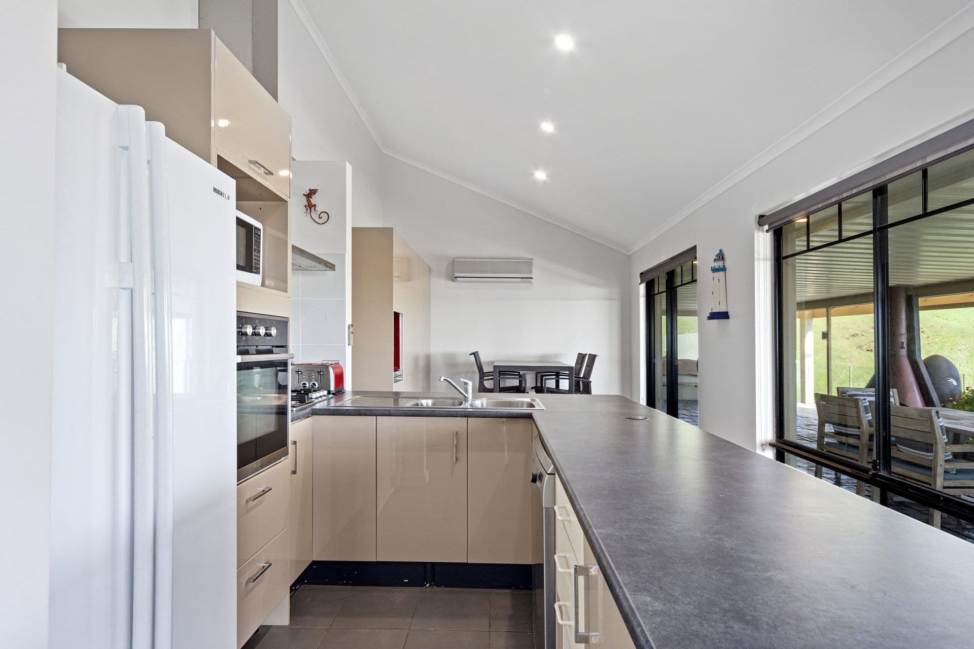 64 Seaview Avenue, Wirrina Cove SA 5204, Wirrina Cove - Thumbnail 6
