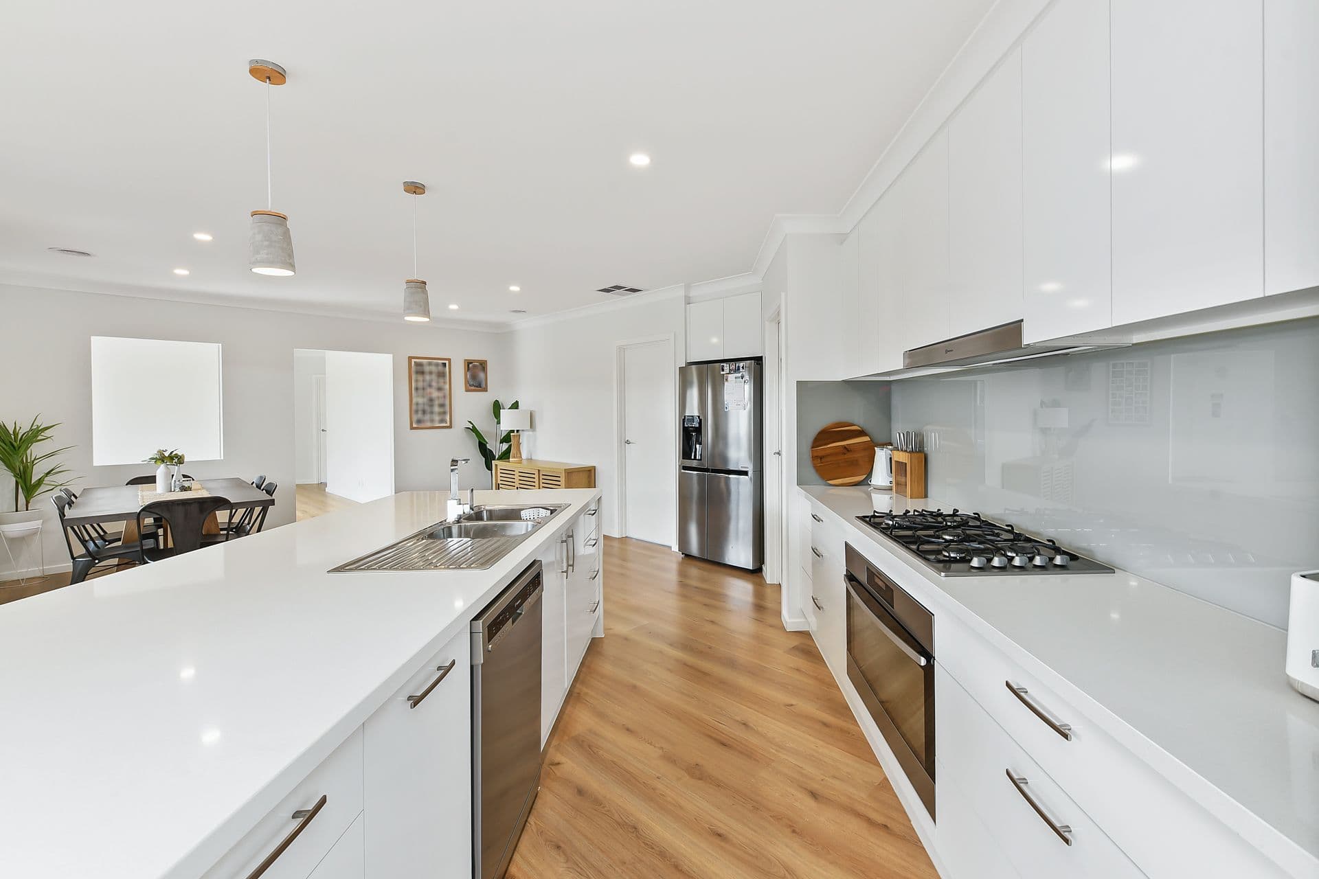2 Dame Avenue, Clyde North VIC 3978, Clyde North - Thumbnail 4