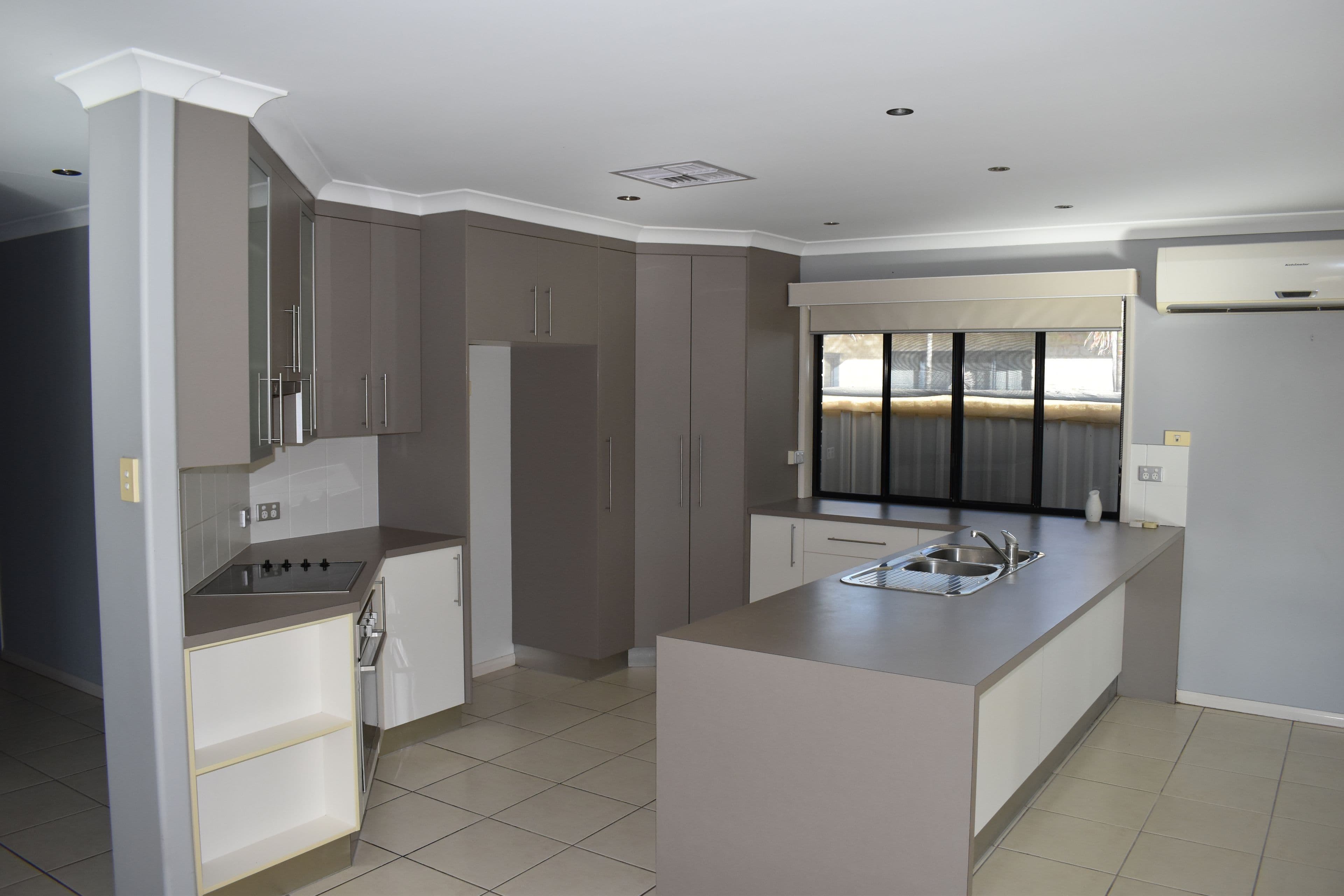 12 Joel Ernest Drive, Emerald QLD 4720, Emerald - Thumbnail 4