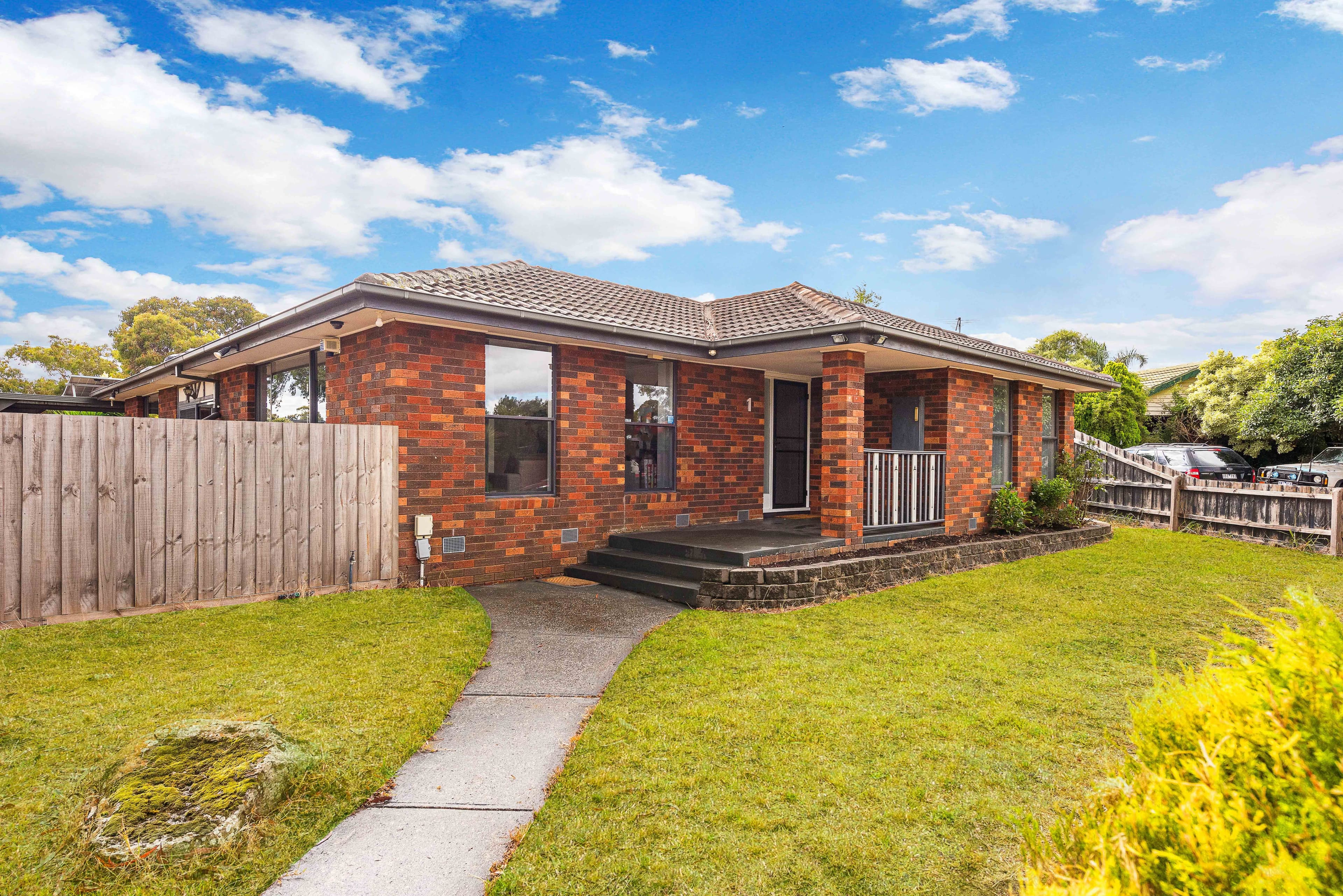 1 Rawdon Court, Mill Park VIC 3082, Mill Park - Thumbnail 2