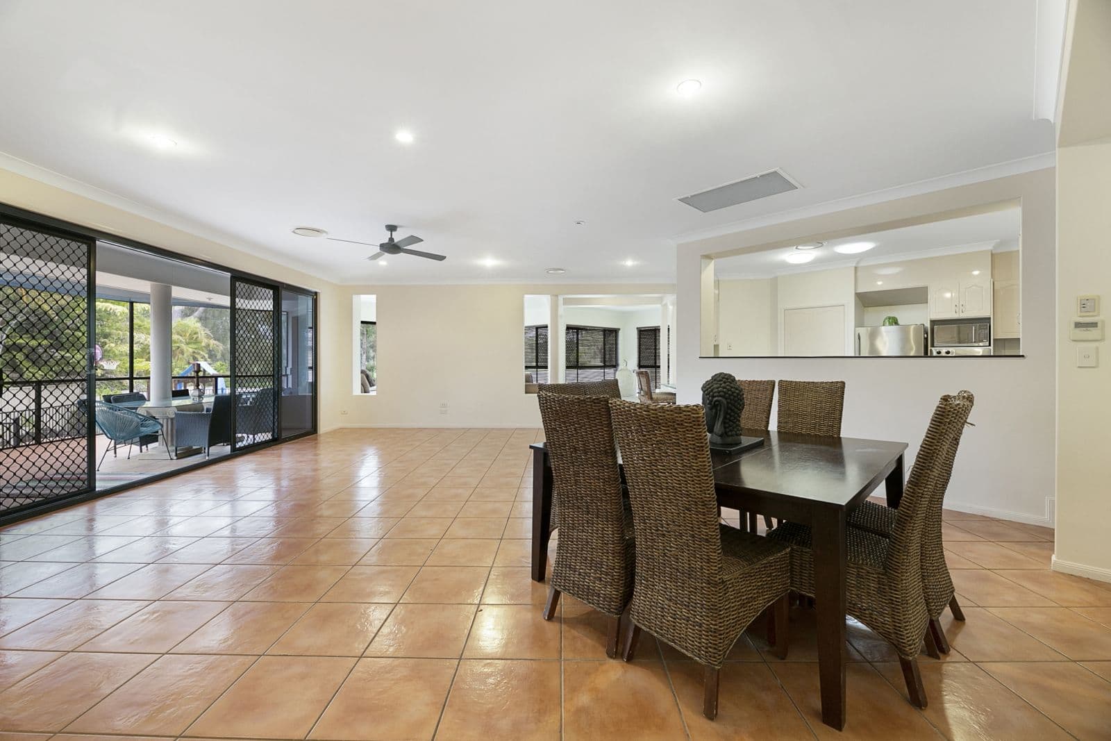 12 London Chase, Arundel QLD 4214, Arundel - Thumbnail 5