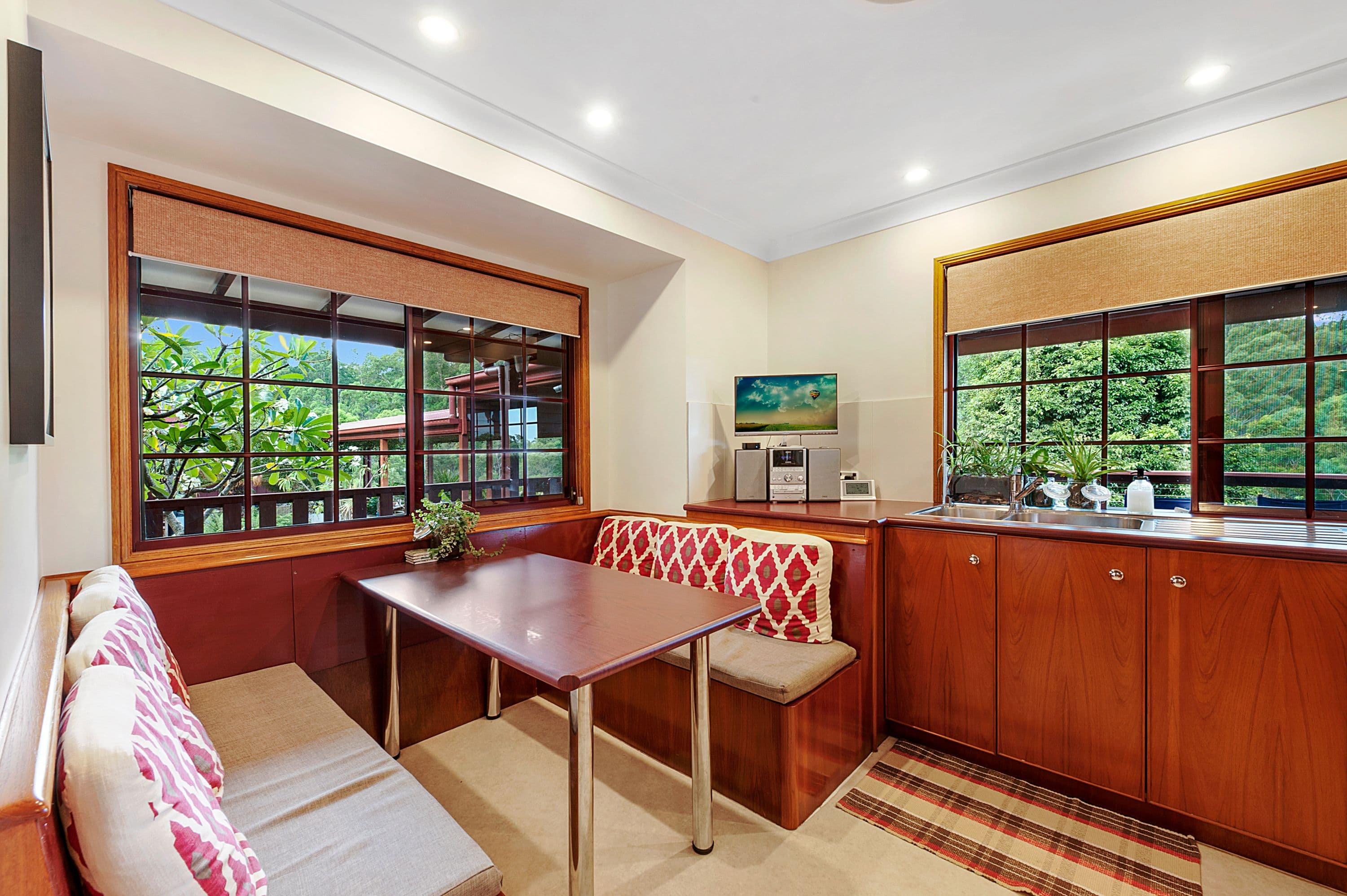 74 Sunvalley Court, Guanaba QLD 4210, Guanaba - Thumbnail 6