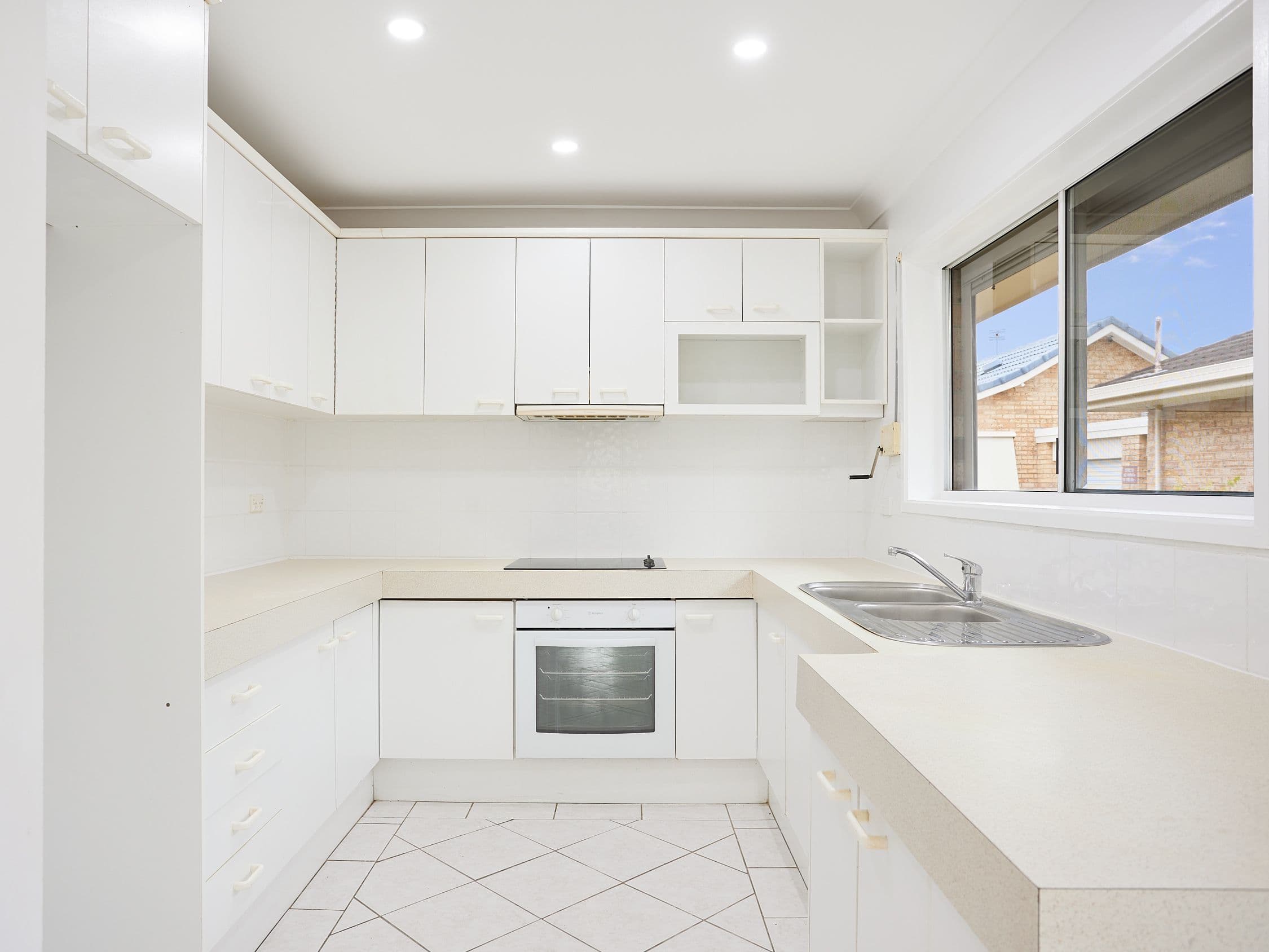 131 Sunshine Boulevard, Mermaid Waters QLD 4218, Mermaid Waters - Thumbnail 2