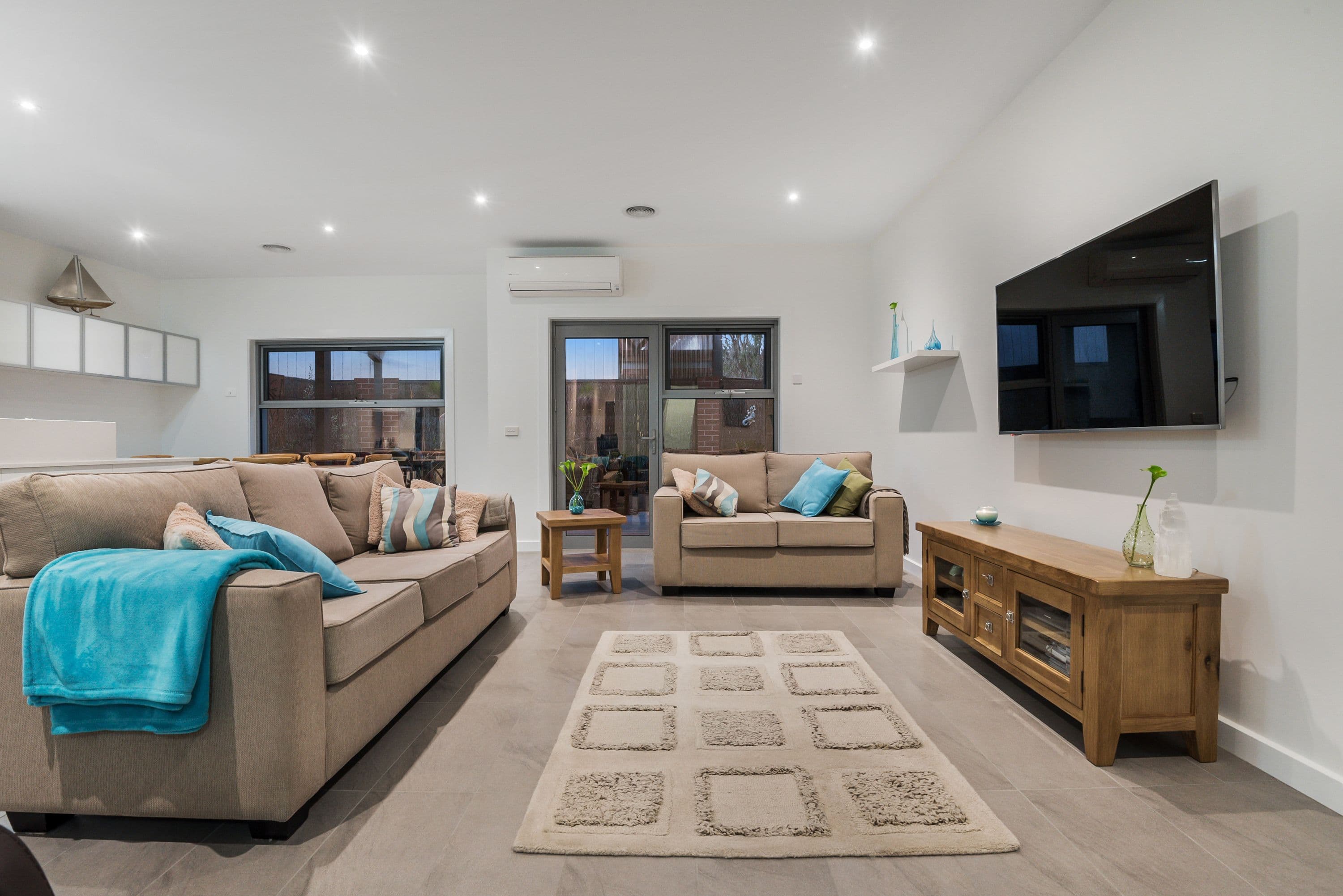 417 Hume Drive, Caroline Springs VIC 3023, Caroline Springs - Thumbnail 8