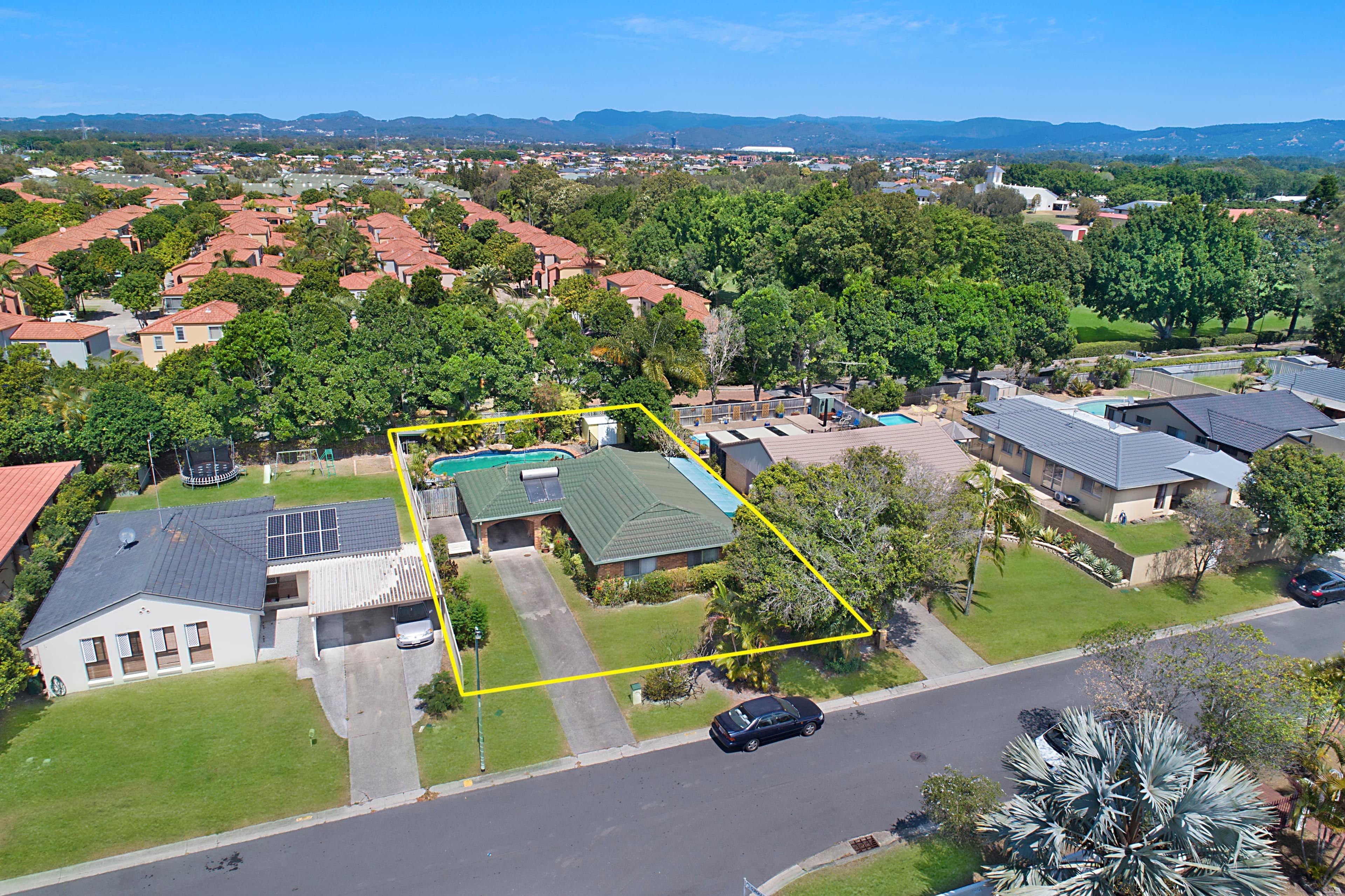 33 Sigatoka Place, Clear Island Waters QLD 4226, Clear Island Waters - Thumbnail 5