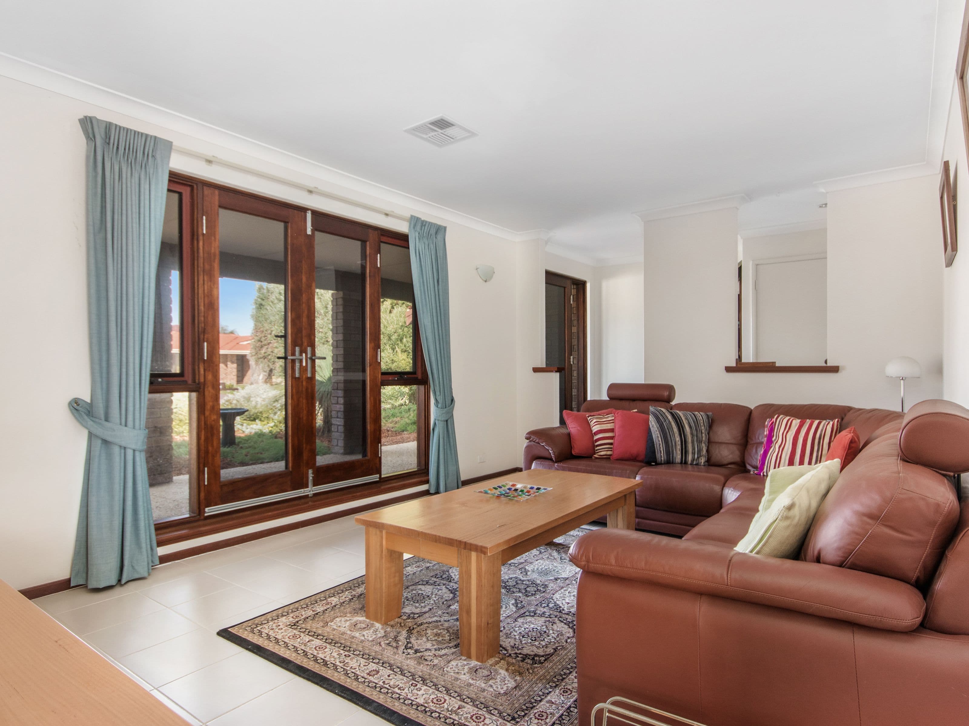 4 Urchin Mews, Waikiki WA 6169, Waikiki - Thumbnail 2