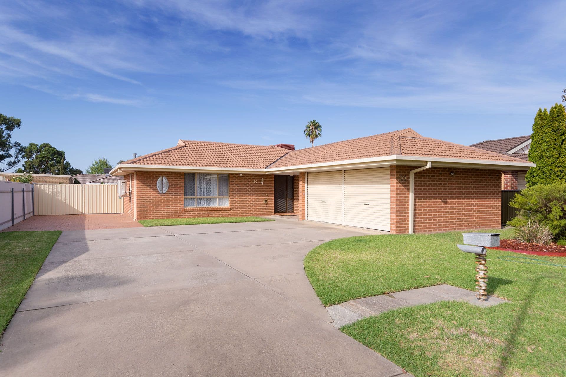 21 Condon Place, Lavington - Thumbnail 2