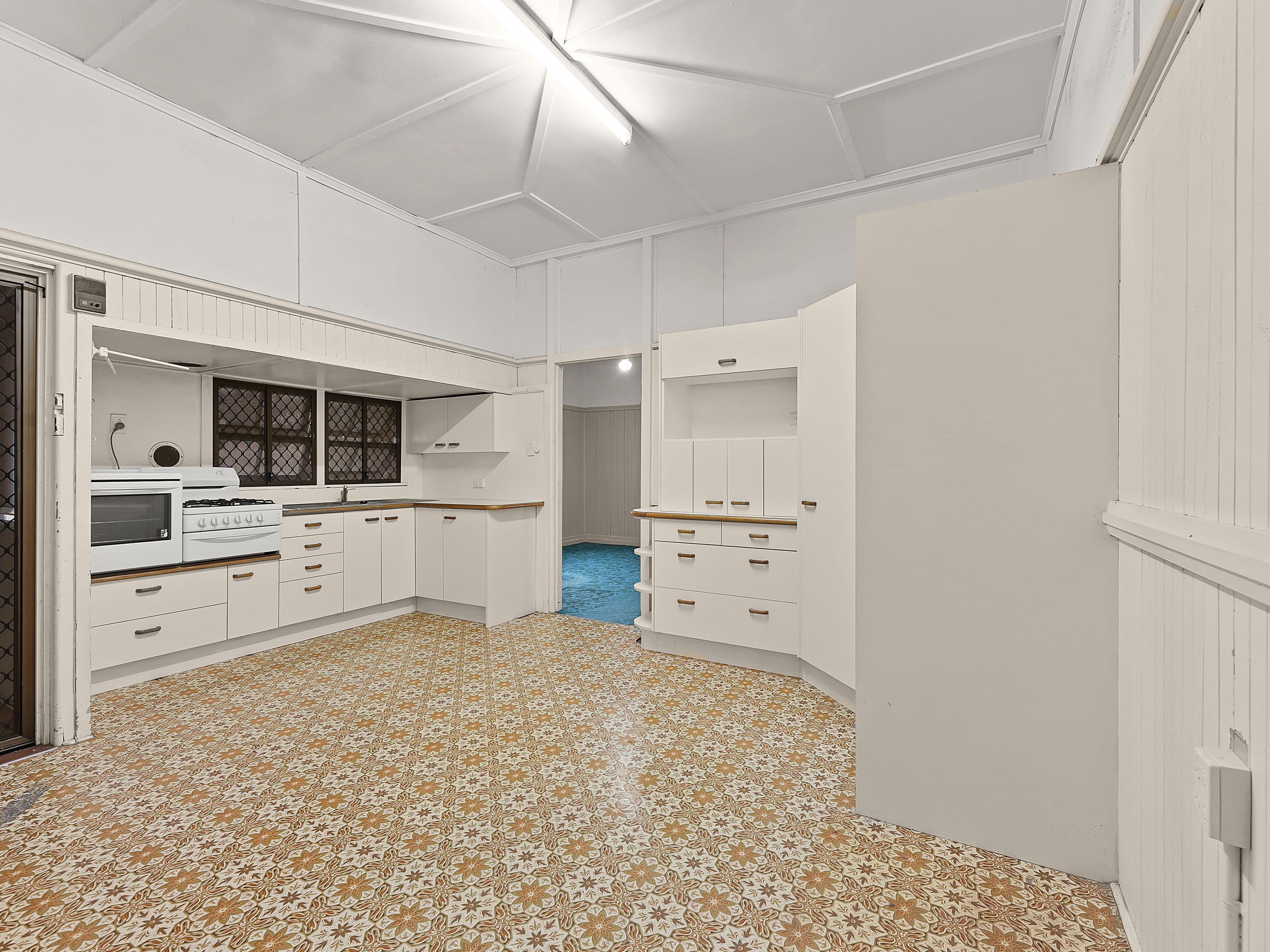 83 Glebe Road, Silkstone QLD 4304, Silkstone - Thumbnail 3
