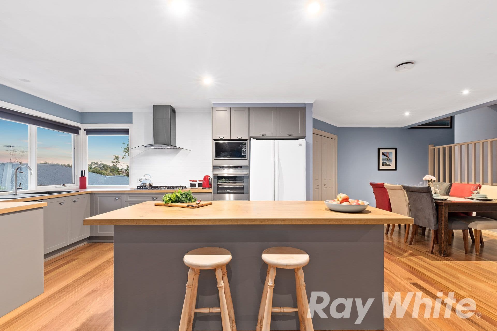 6 ARRUNGA Close, Diamond Creek VIC 3089, Diamond Creek - Thumbnail 2