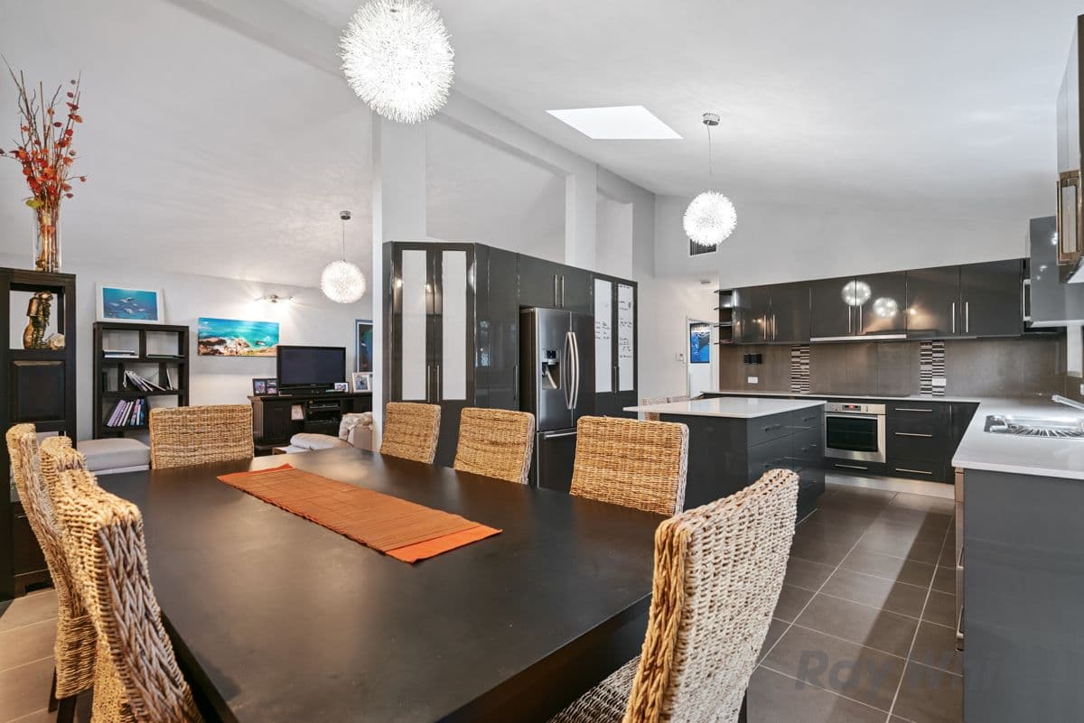 12 Dromos Street, Eight Mile Plains QLD 4113, Eight Mile Plains - Thumbnail 4