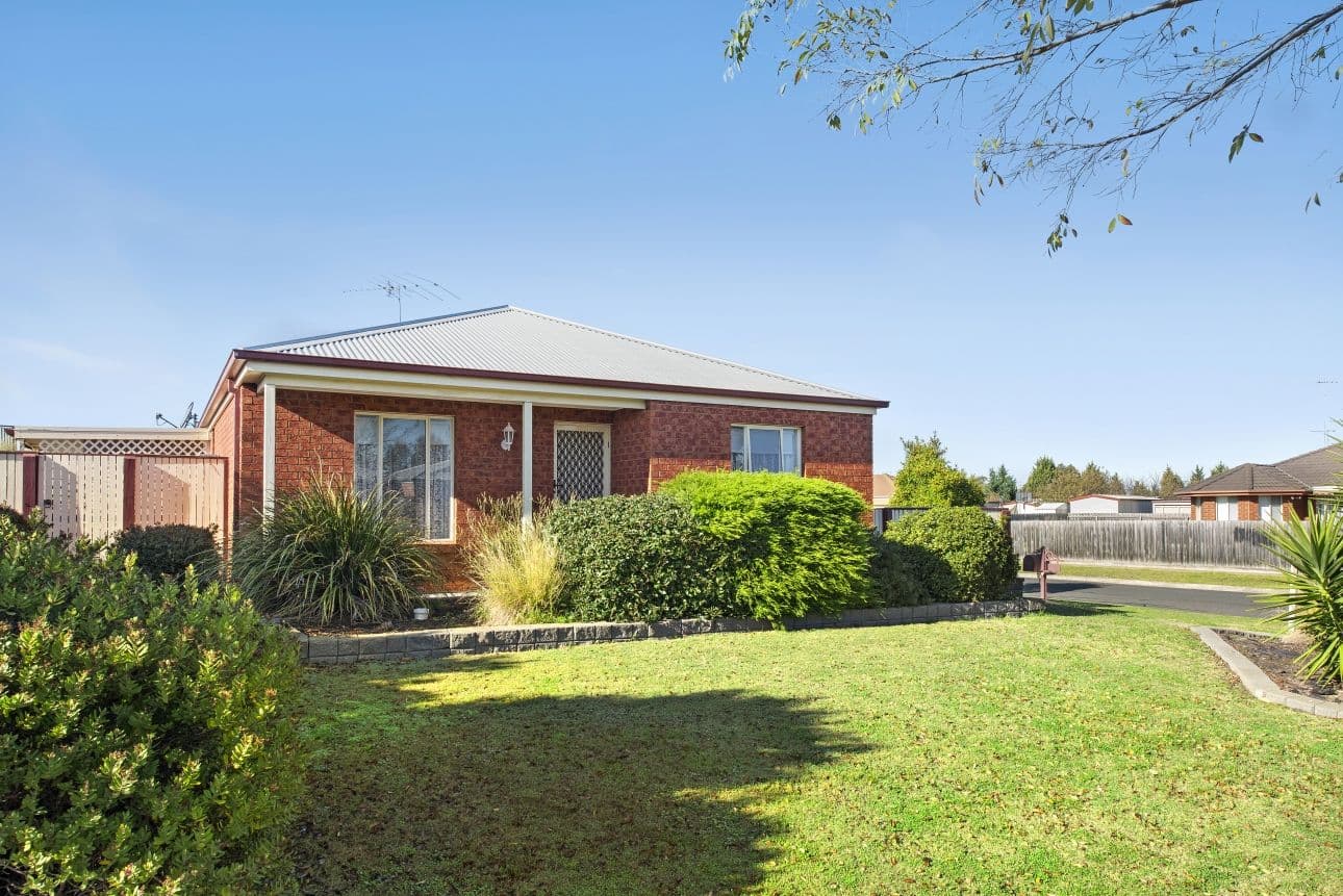 1 Paratone Crescent, St Albans Park VIC 3219, St Albans Park - Image 1