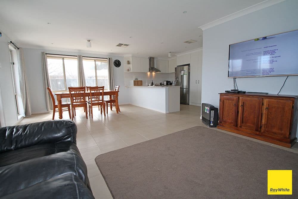 19 Deniston Circuit, Bungendore - Thumbnail 3