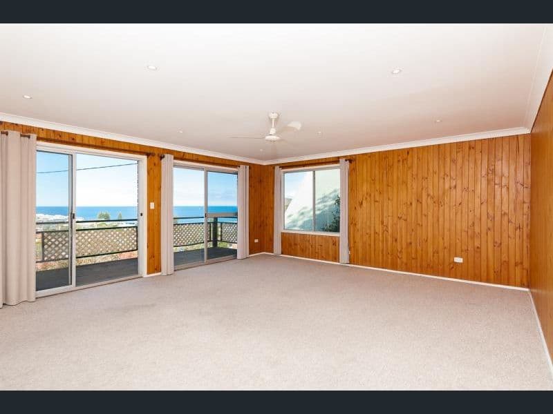 21 Fiesta Crescent, Copacabana NSW 2251, Copacabana - Thumbnail 2