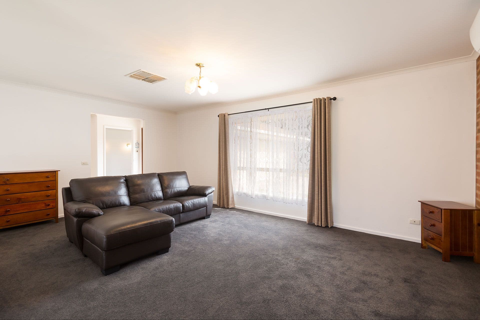 21 Condon Place, Lavington - Thumbnail 4