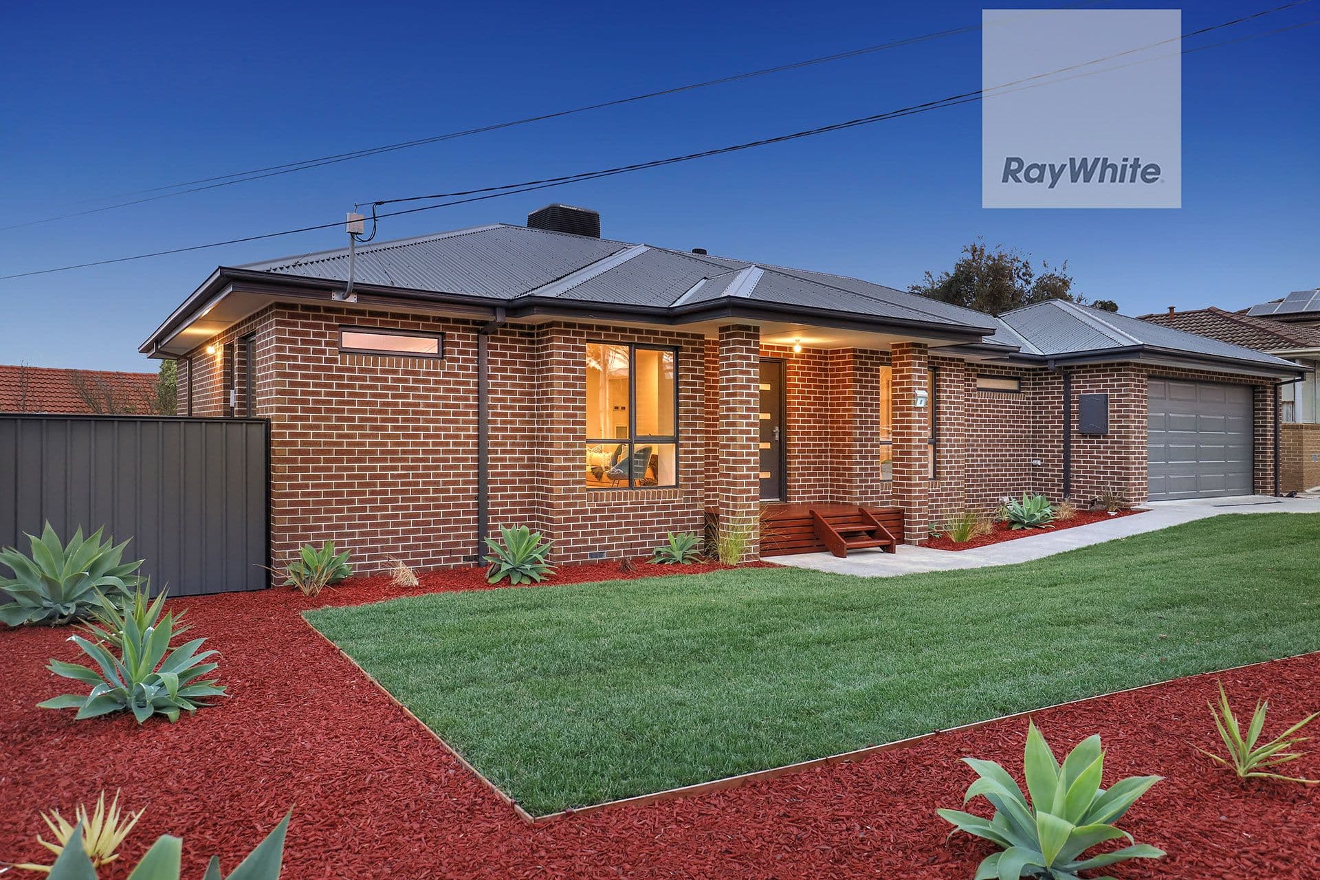 8 Byfield Close, Gladstone Park VIC 3043, Gladstone Park - Thumbnail 2