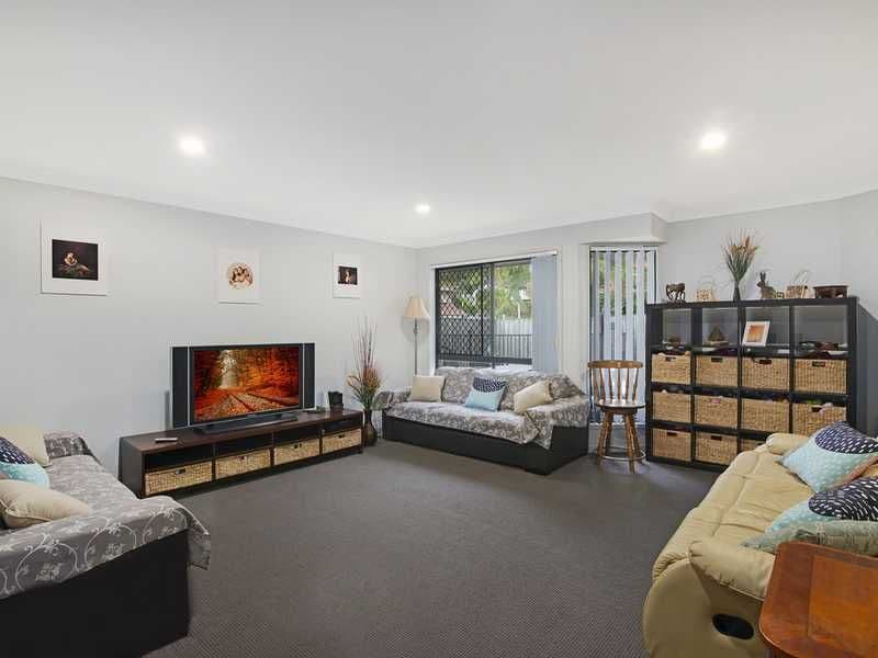 2 Tipuana Drive, Elanora QLD 4221, Elanora - Thumbnail 2