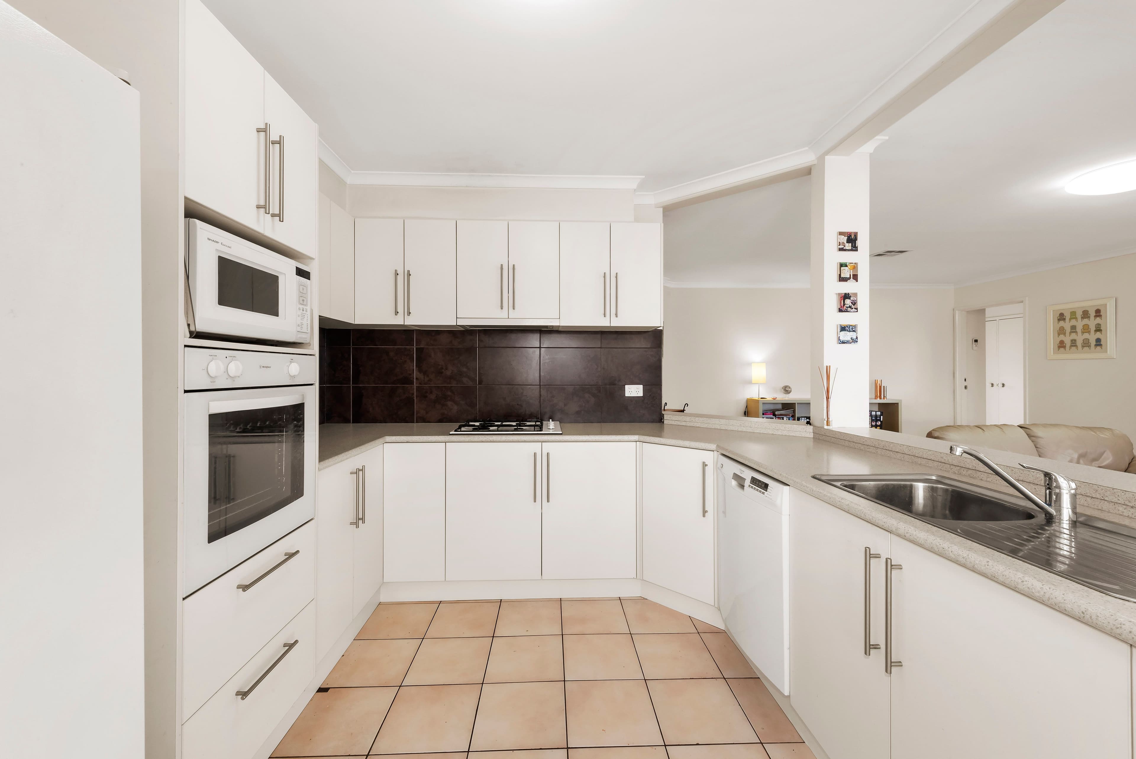 8 Rigby Mews, Rowville VIC 3178, Rowville - Thumbnail 4