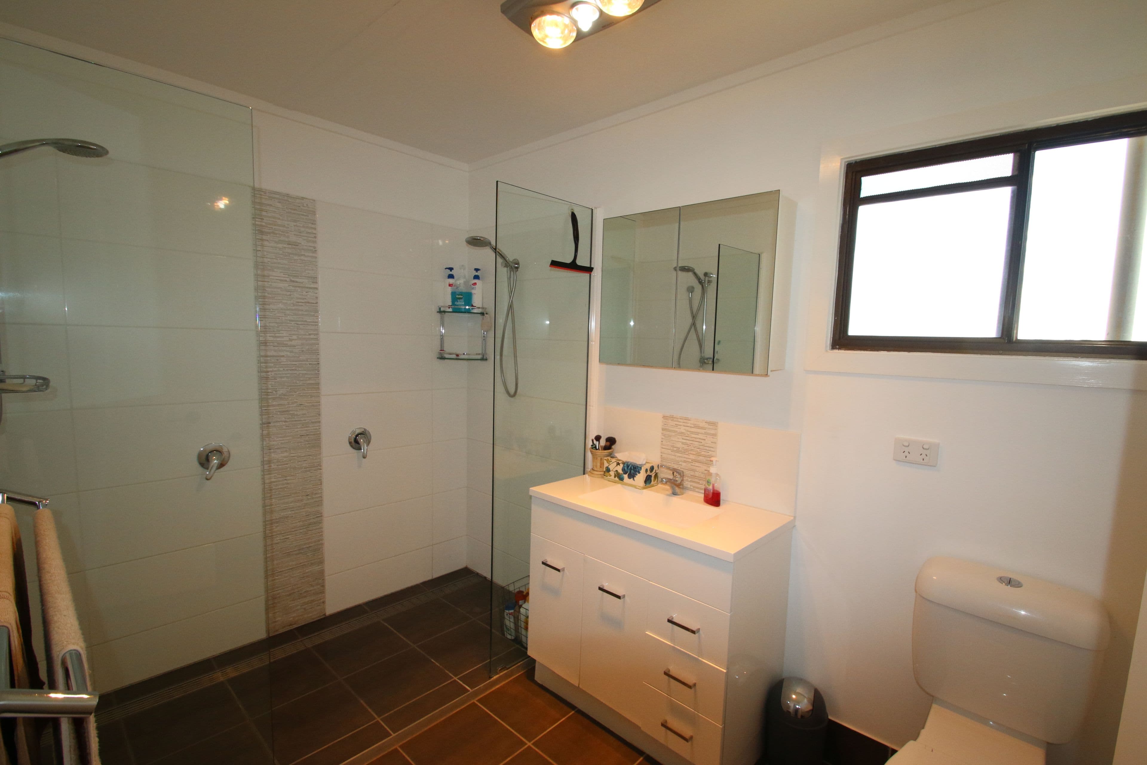 25 Mill Road, Monto QLD 4630, Monto - Thumbnail 4