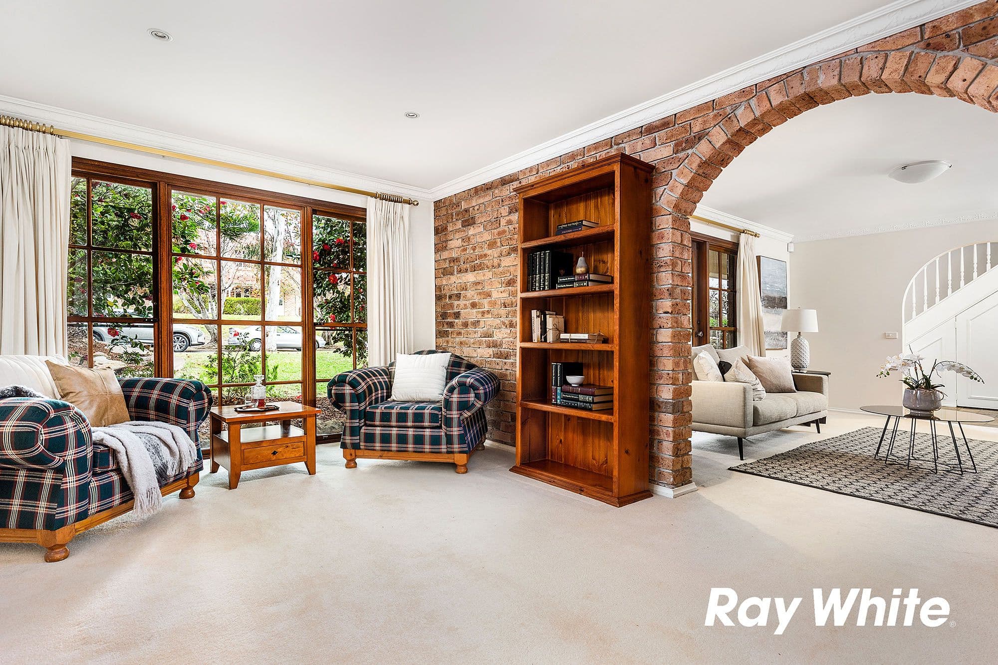 27 Chiltern Crescent, Castle Hill - Thumbnail 4