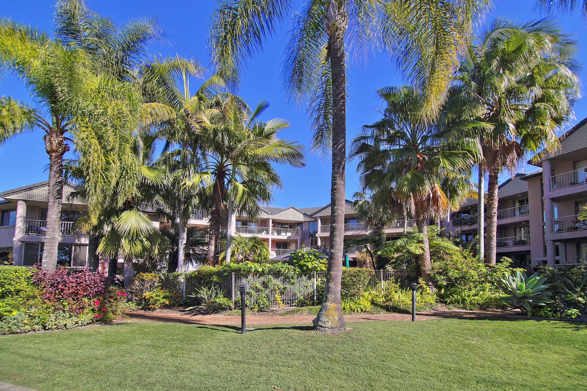 48 The Esplanade, Paradise Point QLD 4216, Paradise Point - Thumbnail 3