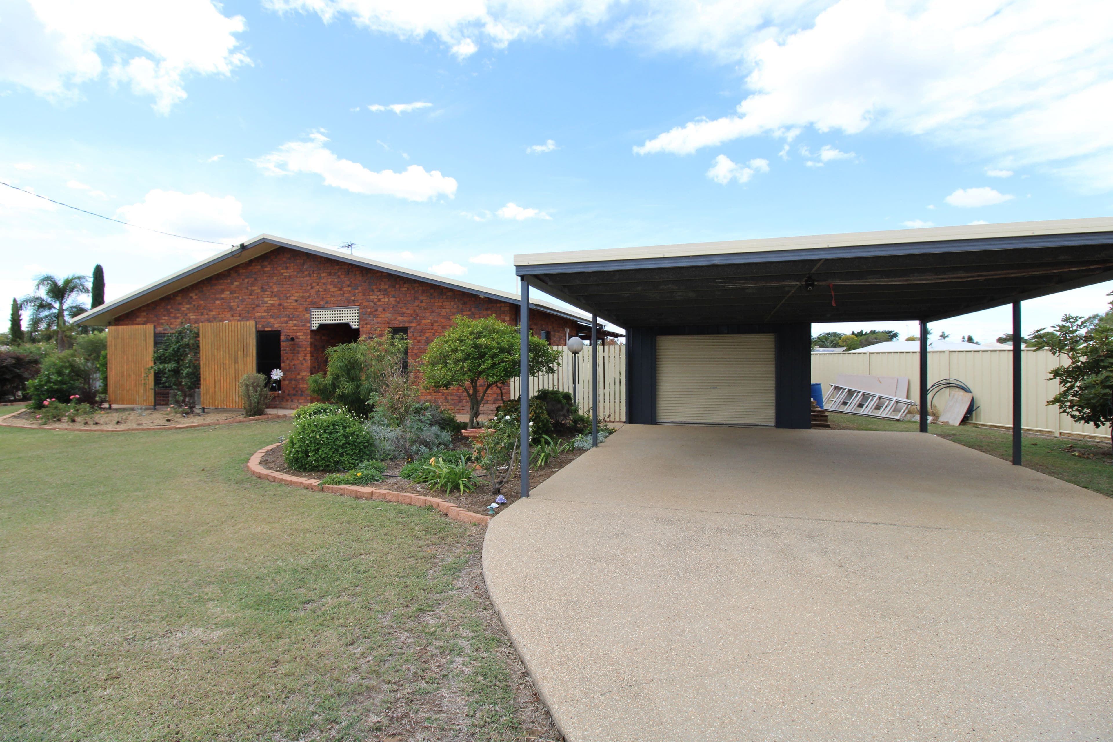 52 Long Street, Emerald QLD 4720, Emerald - Image 1