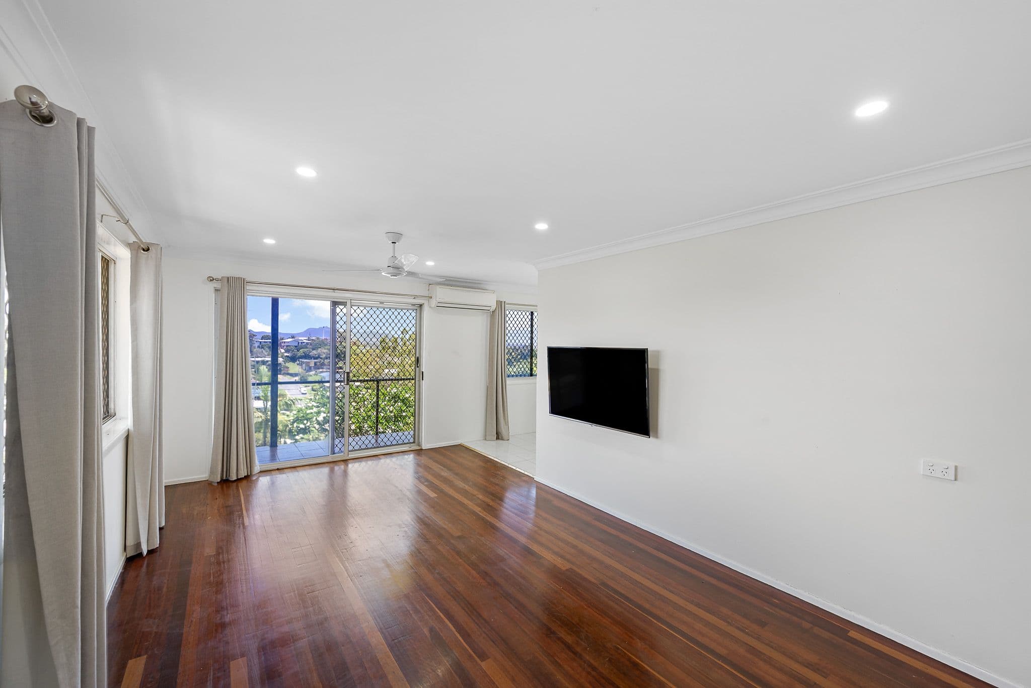 15 Boyne Crescent, West Gladstone QLD 4680, West Gladstone - Thumbnail 4