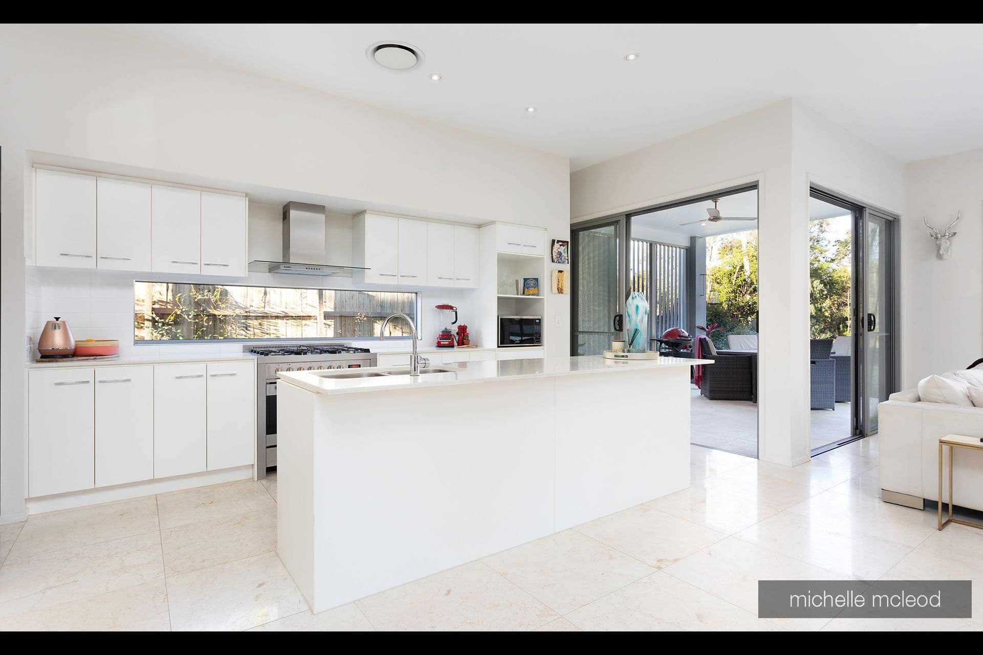 90 Hakea Crescent, Chapel Hill QLD 4069, Chapel Hill - Thumbnail 6