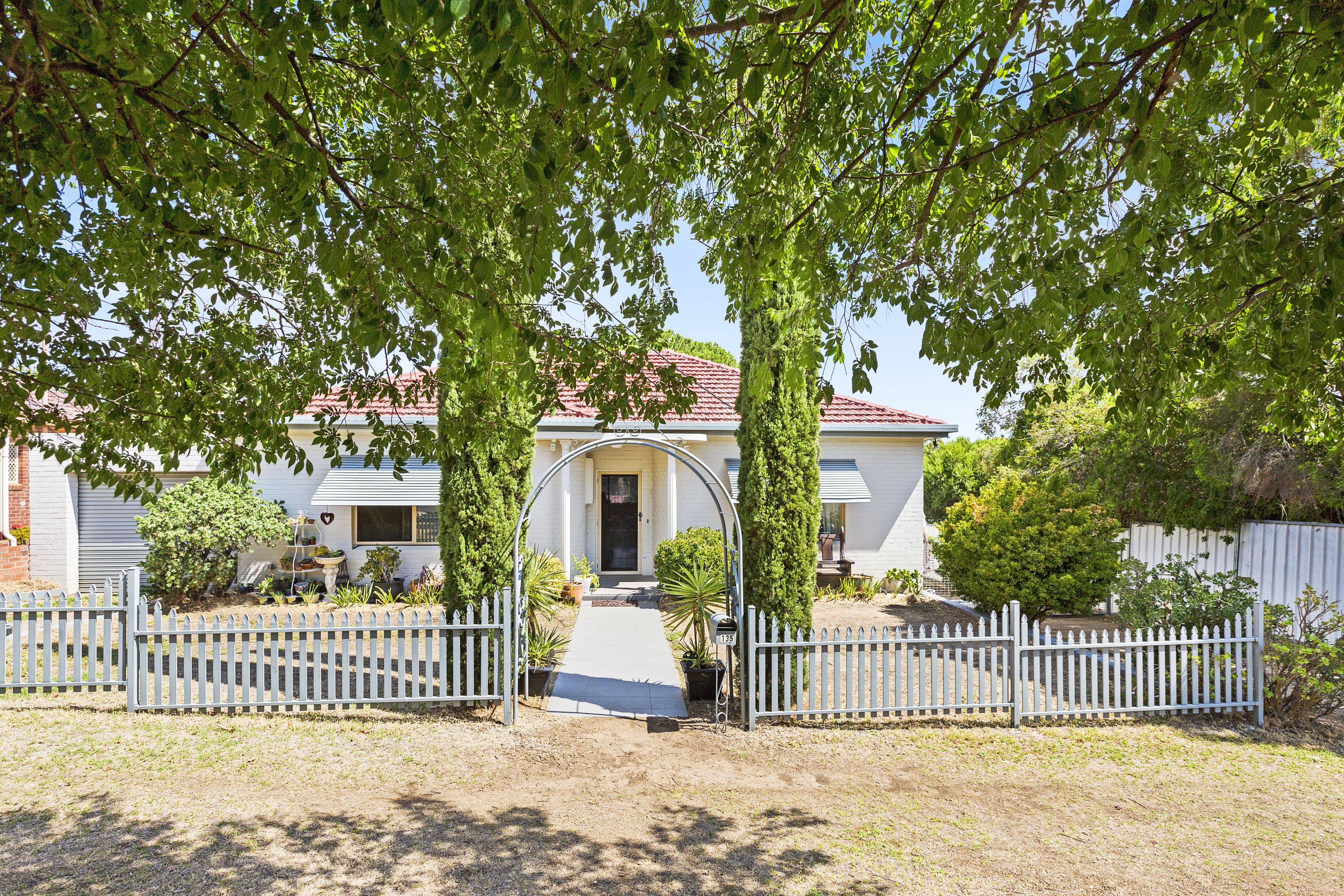 135 Upper Street, Tamworth NSW 2340, Tamworth - Image 1