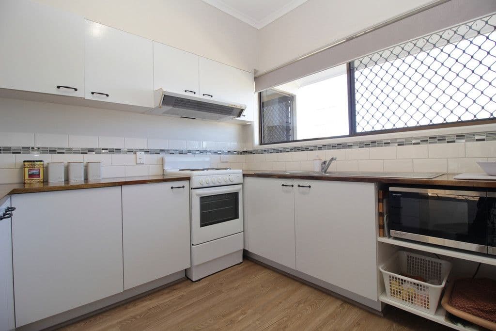 55 Loch Street, Emerald QLD 4720, Emerald - Thumbnail 4