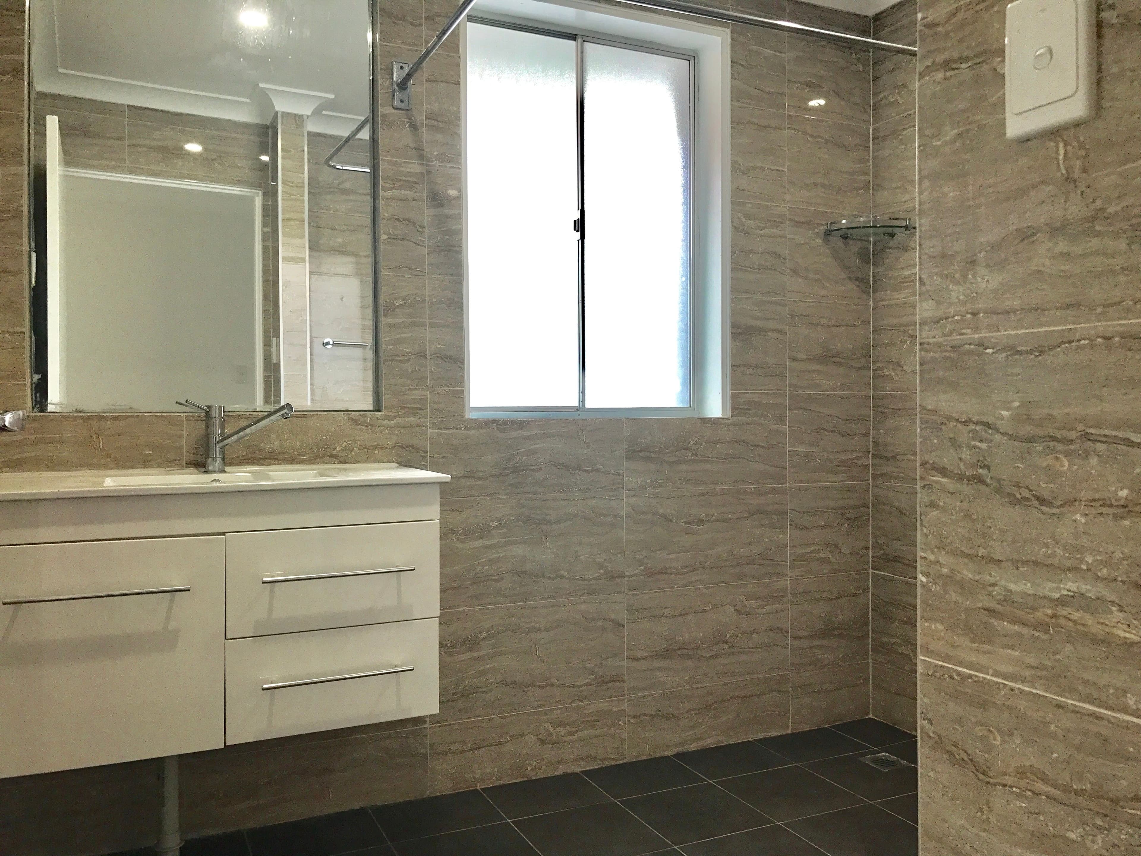 27 Templeton Crescent, Moorebank - Thumbnail 4