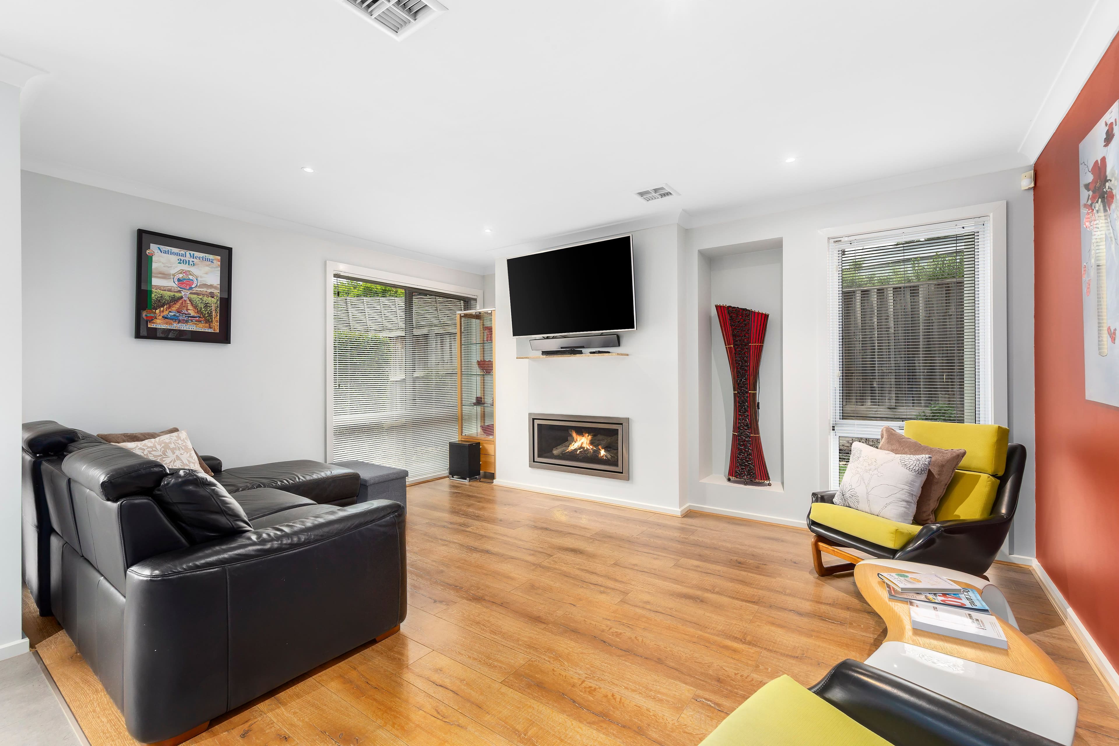 158 Ernest Jones Drive, Macleod VIC 3085, Macleod - Thumbnail 2