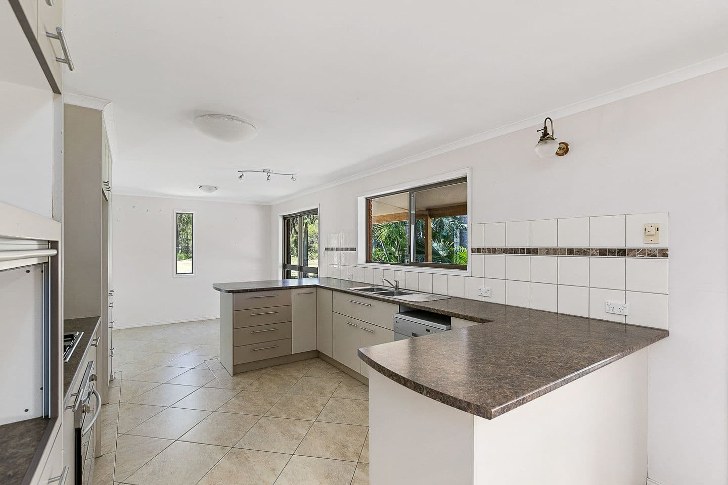 401 Booral Road, Booral QLD 4655, Booral - Thumbnail 5