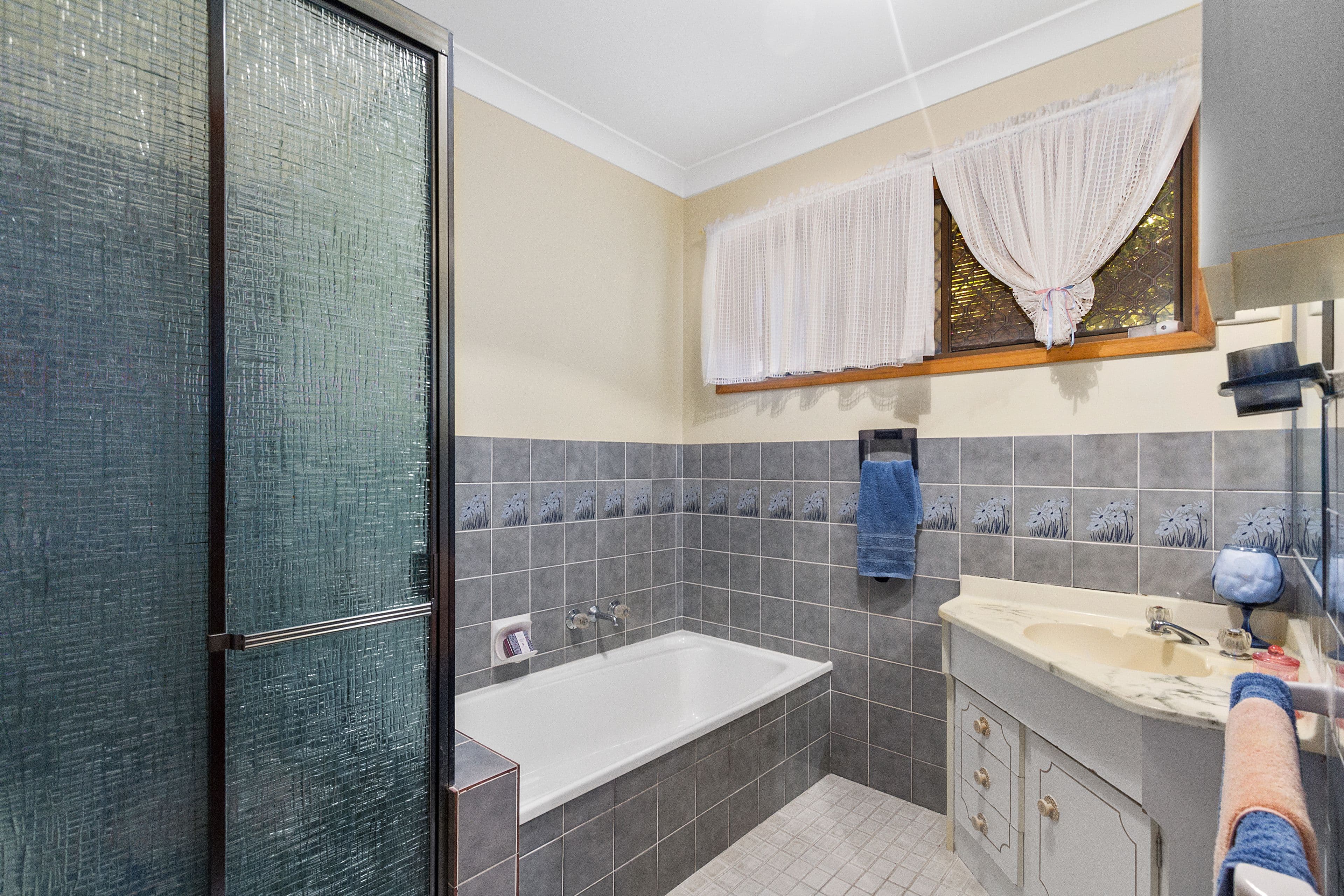 7 Gladiolus Court, Hollywell QLD 4216, Hollywell - Thumbnail 6