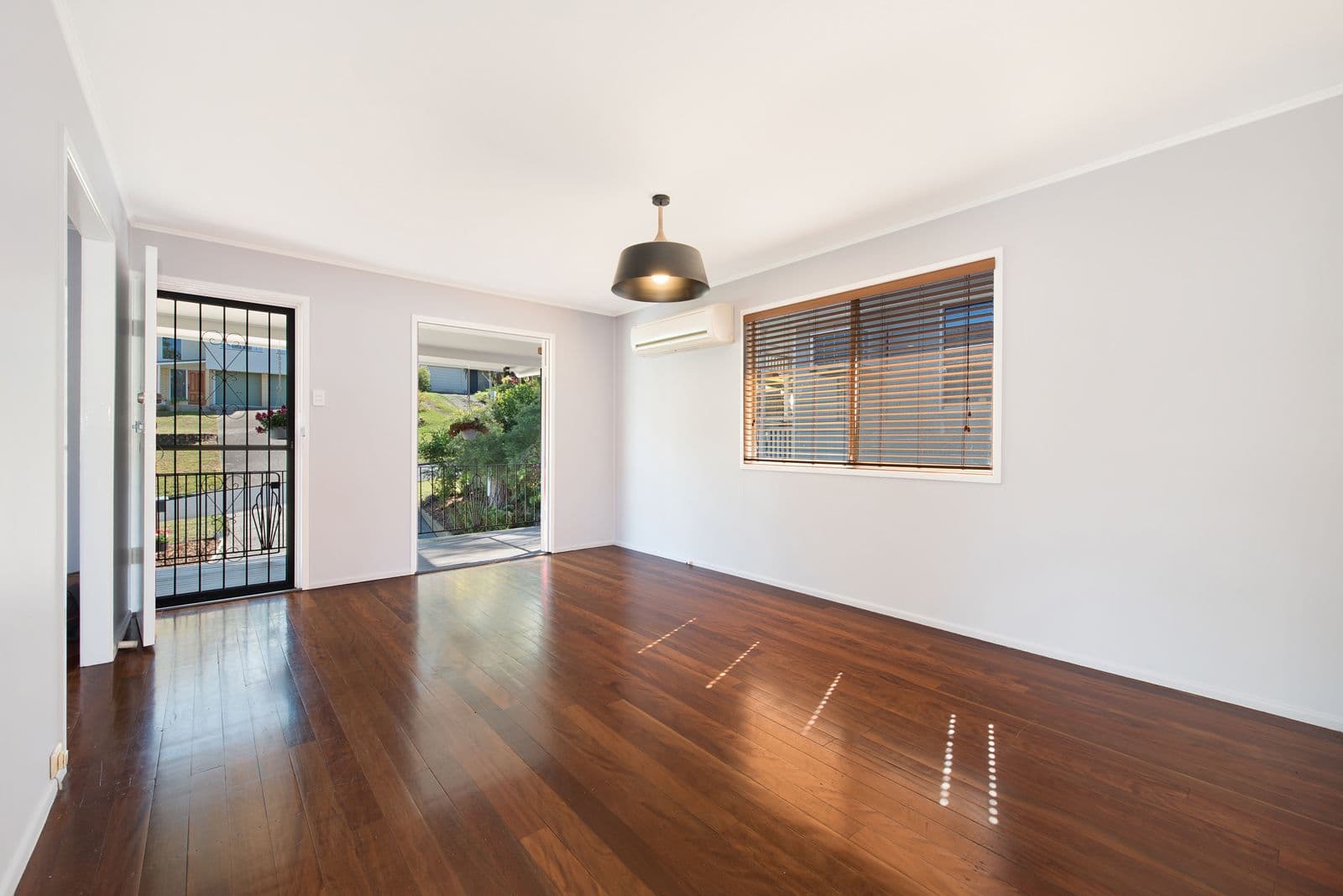 64 Dobbs Street, Holland Park West QLD 4121, Holland Park West - Thumbnail 2